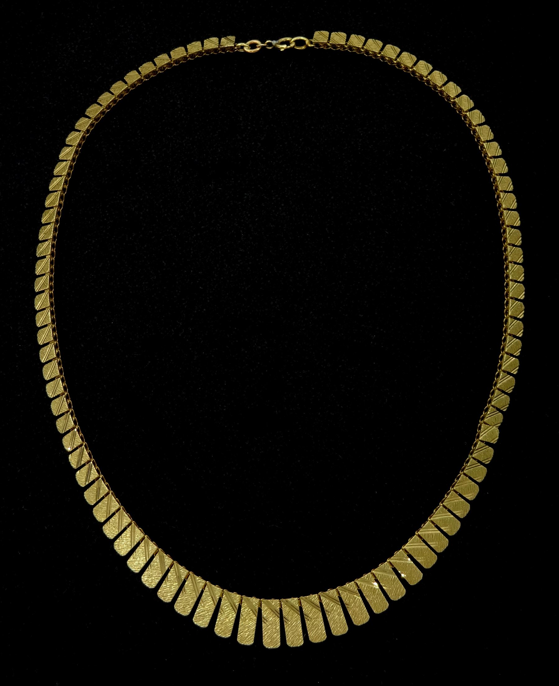 9ct gold textured fringe necklace
