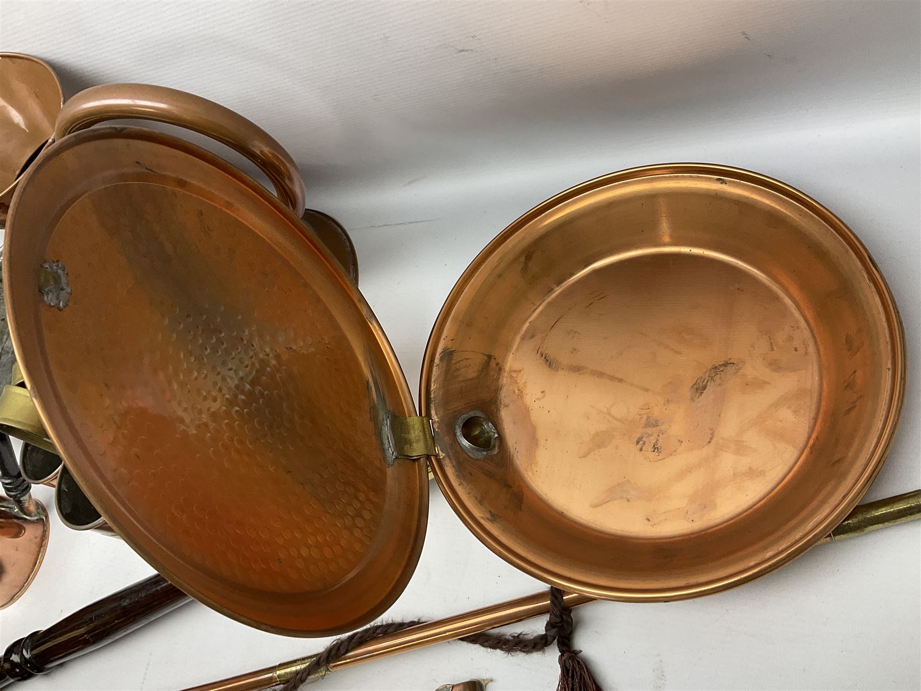 Collection of copper to include graduated set of three brass mounted cider measures - Image 4 of 9