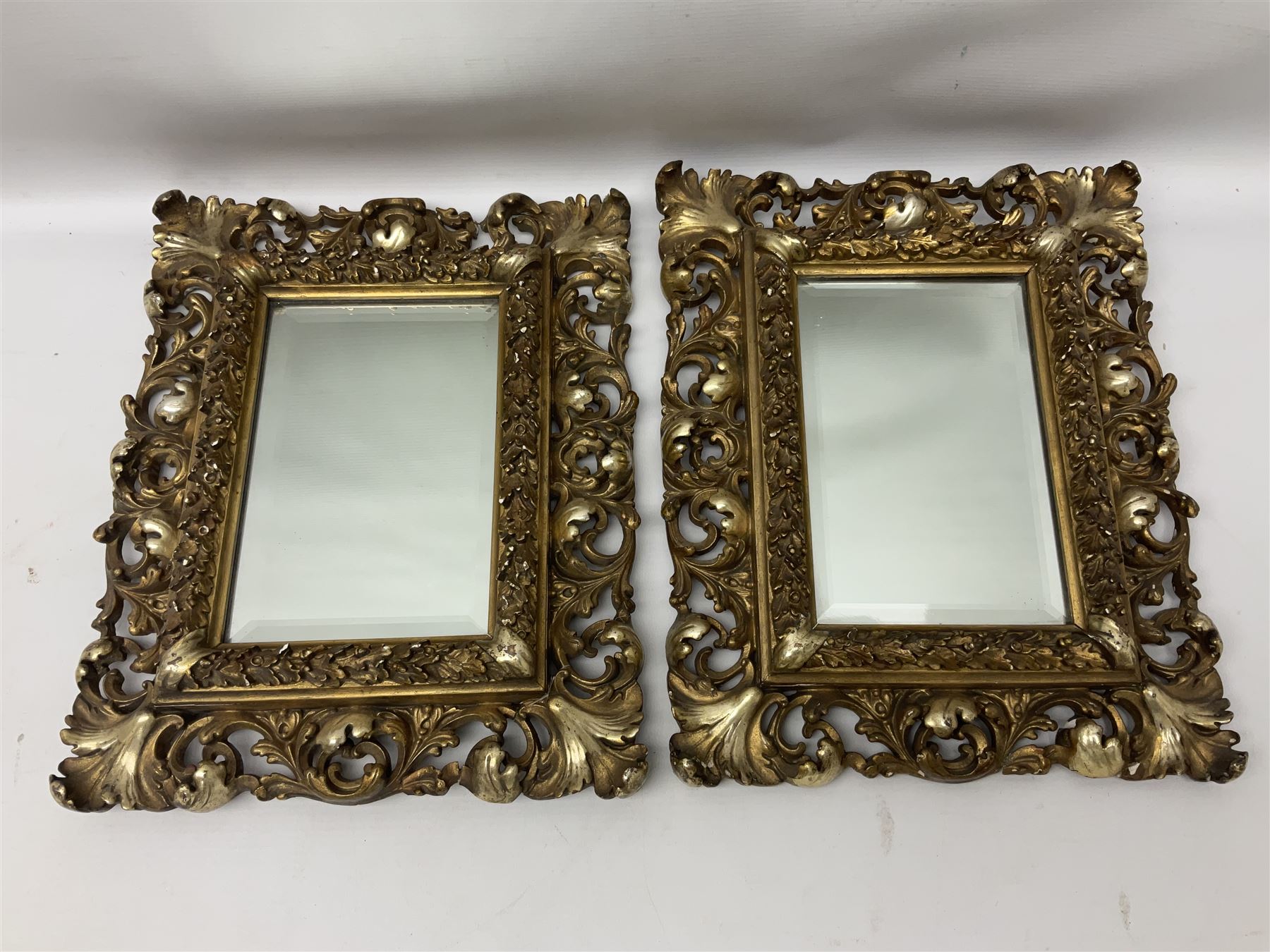 Pair of Florentine carved giltwood mirrors - Image 2 of 11