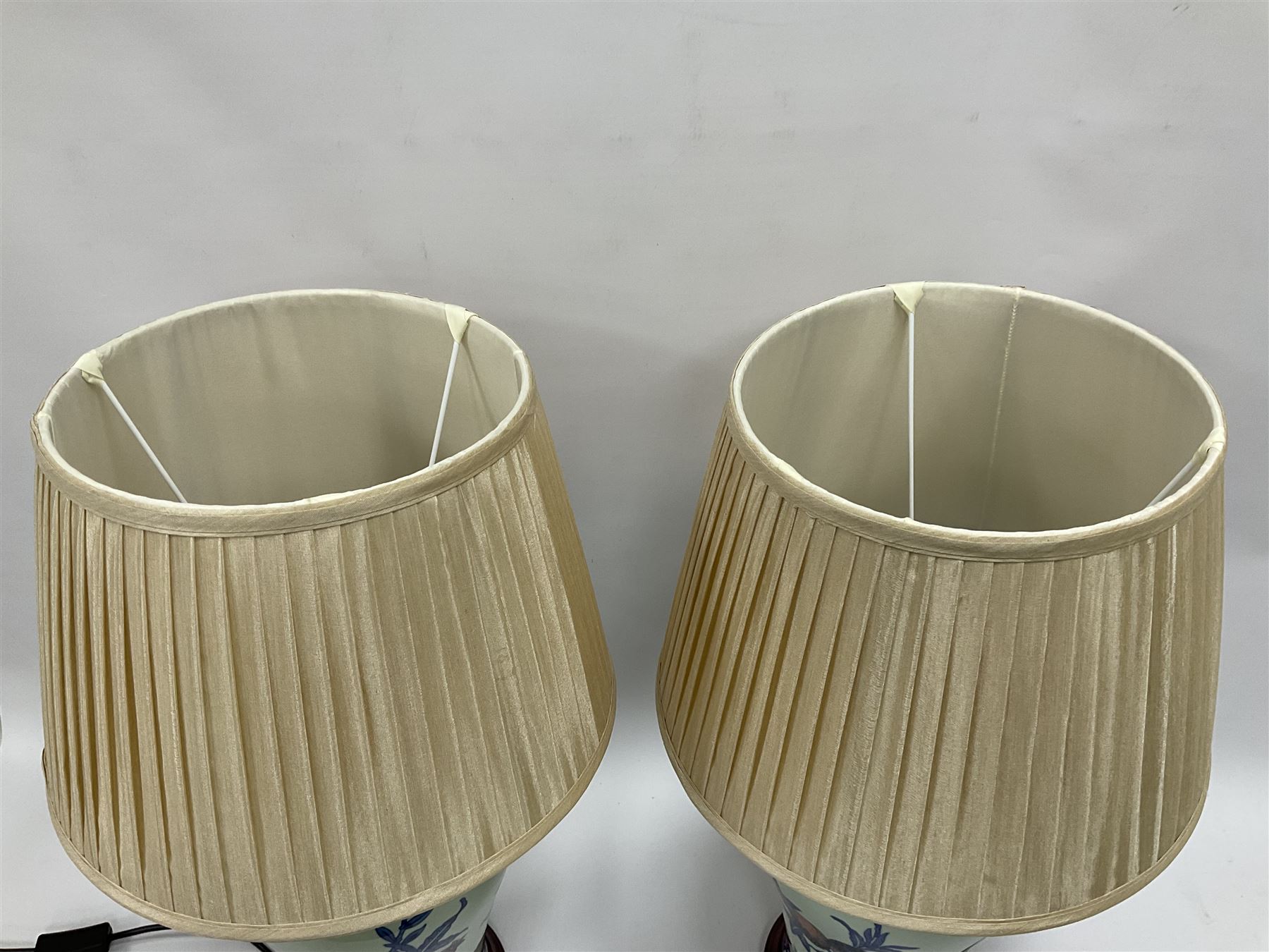 Pair of table lamps of baluster form - Image 8 of 12