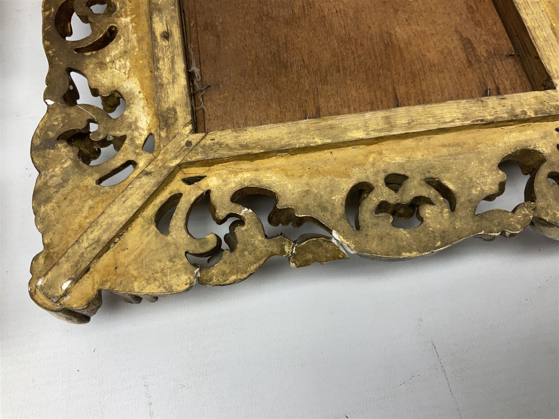 Pair of Florentine carved giltwood mirrors - Image 10 of 11