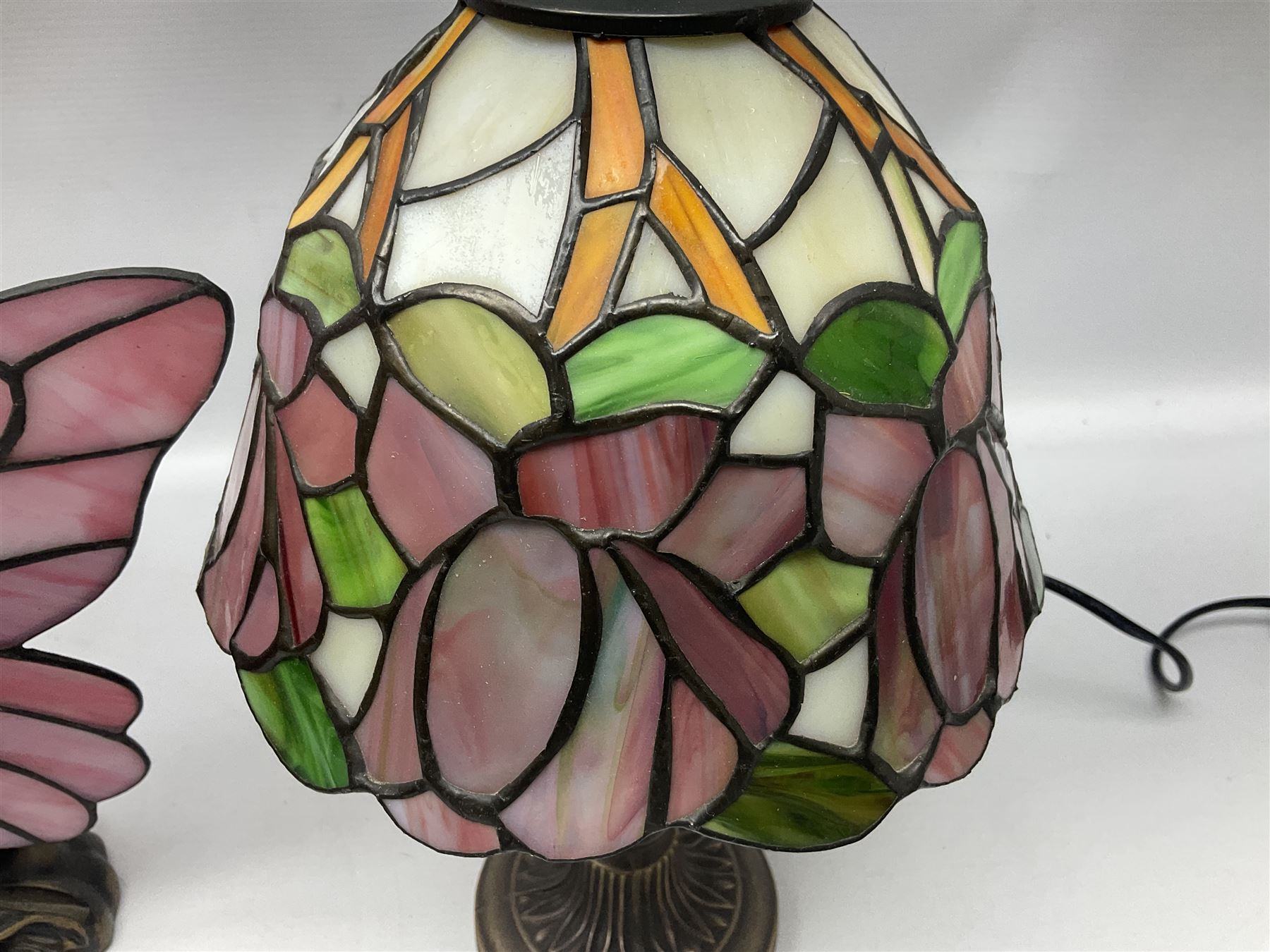 Two Tiffany style lamps - Image 3 of 11