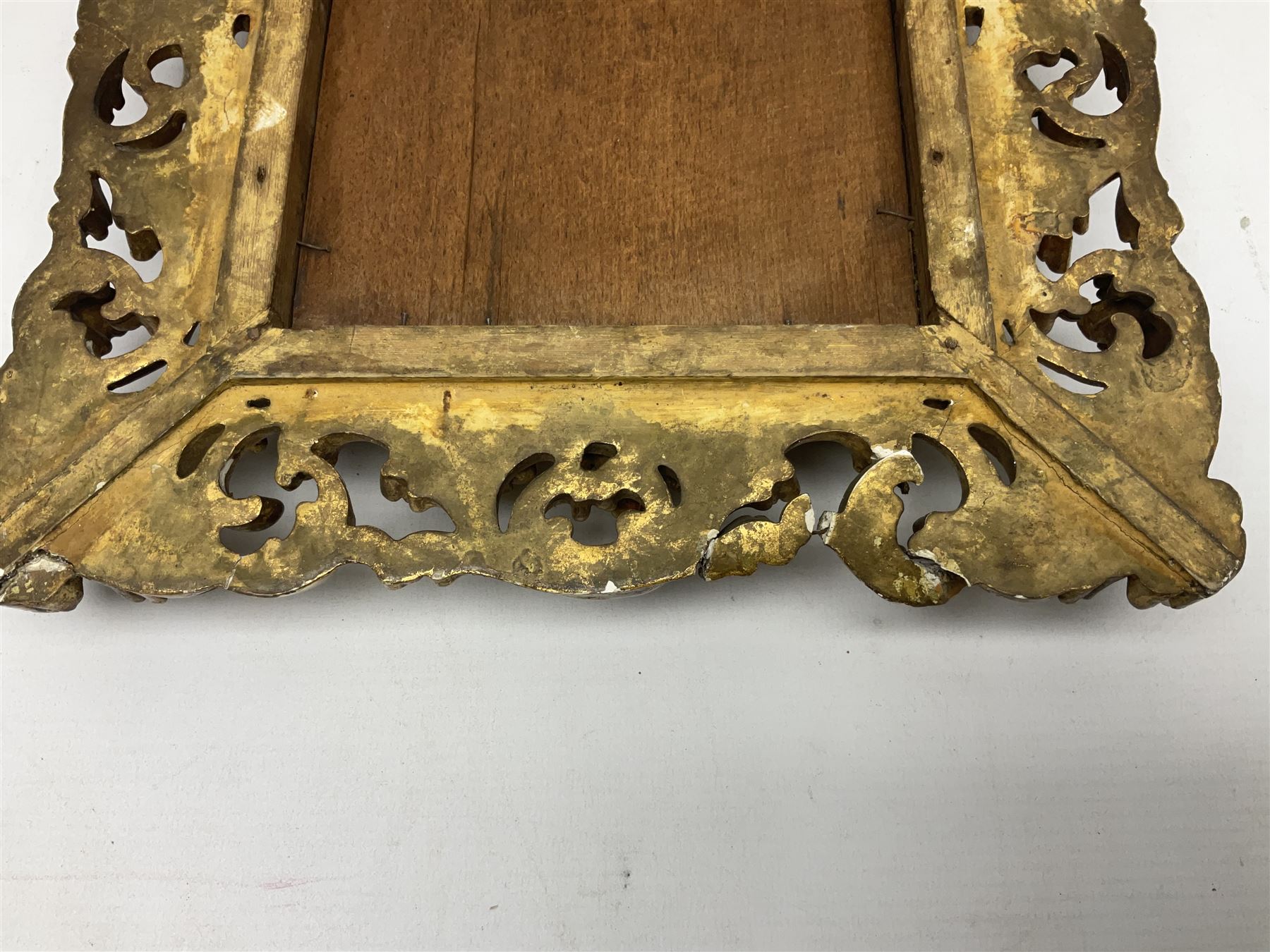 Pair of Florentine carved giltwood mirrors - Image 8 of 11