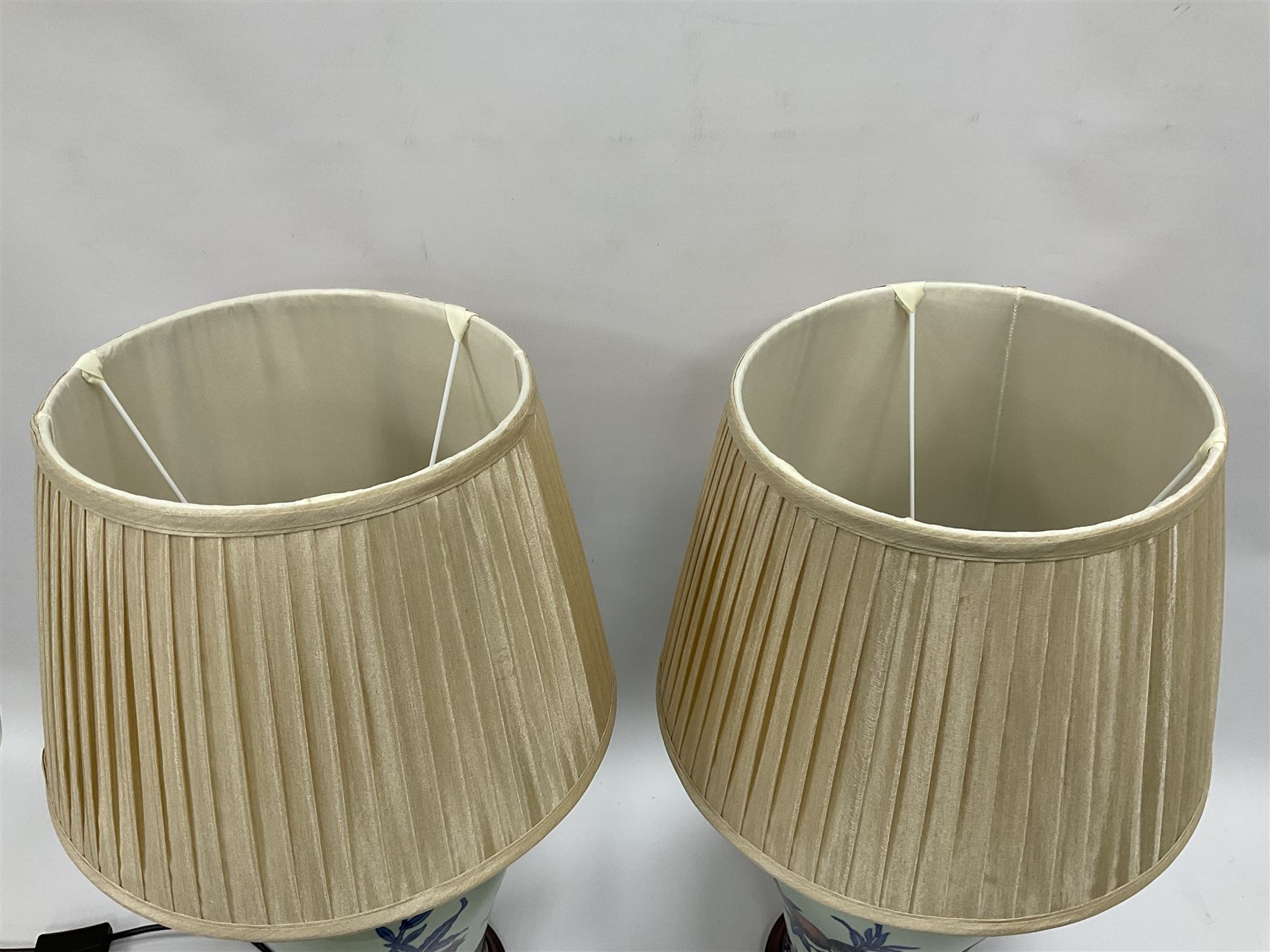 Pair of table lamps of baluster form - Image 2 of 12