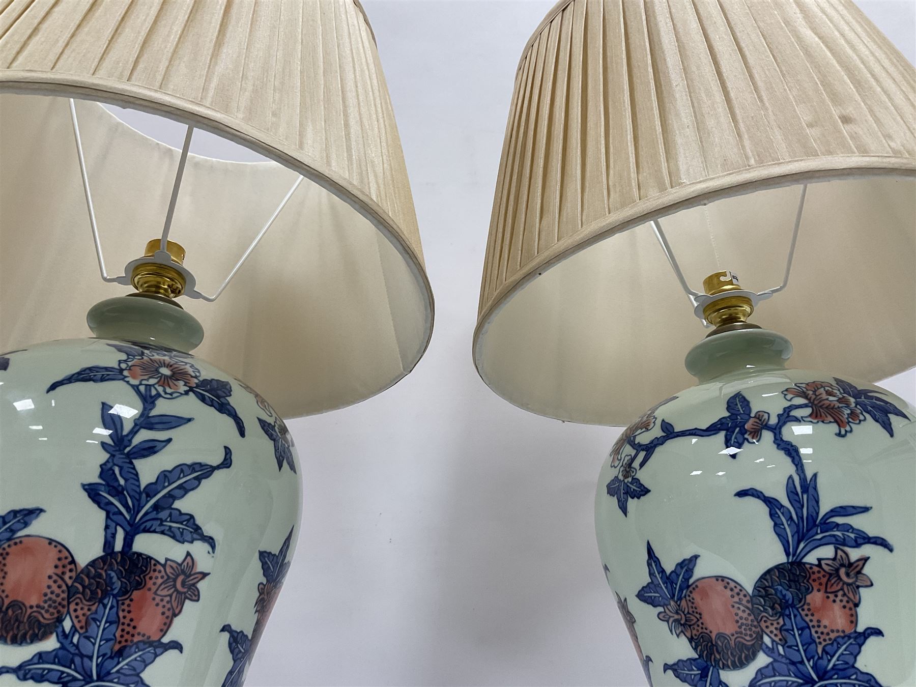 Pair of table lamps of baluster form - Image 9 of 12