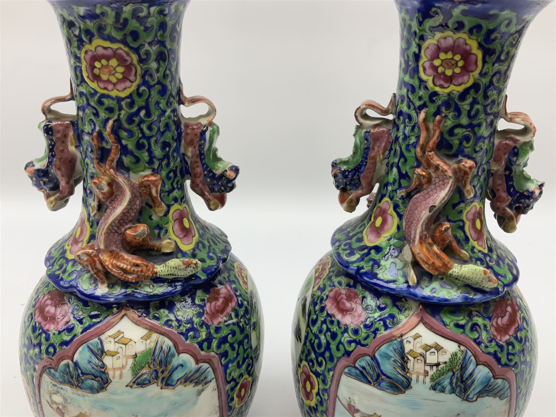 Pair of 19th century clobbered Chinese Export vases - Image 8 of 8