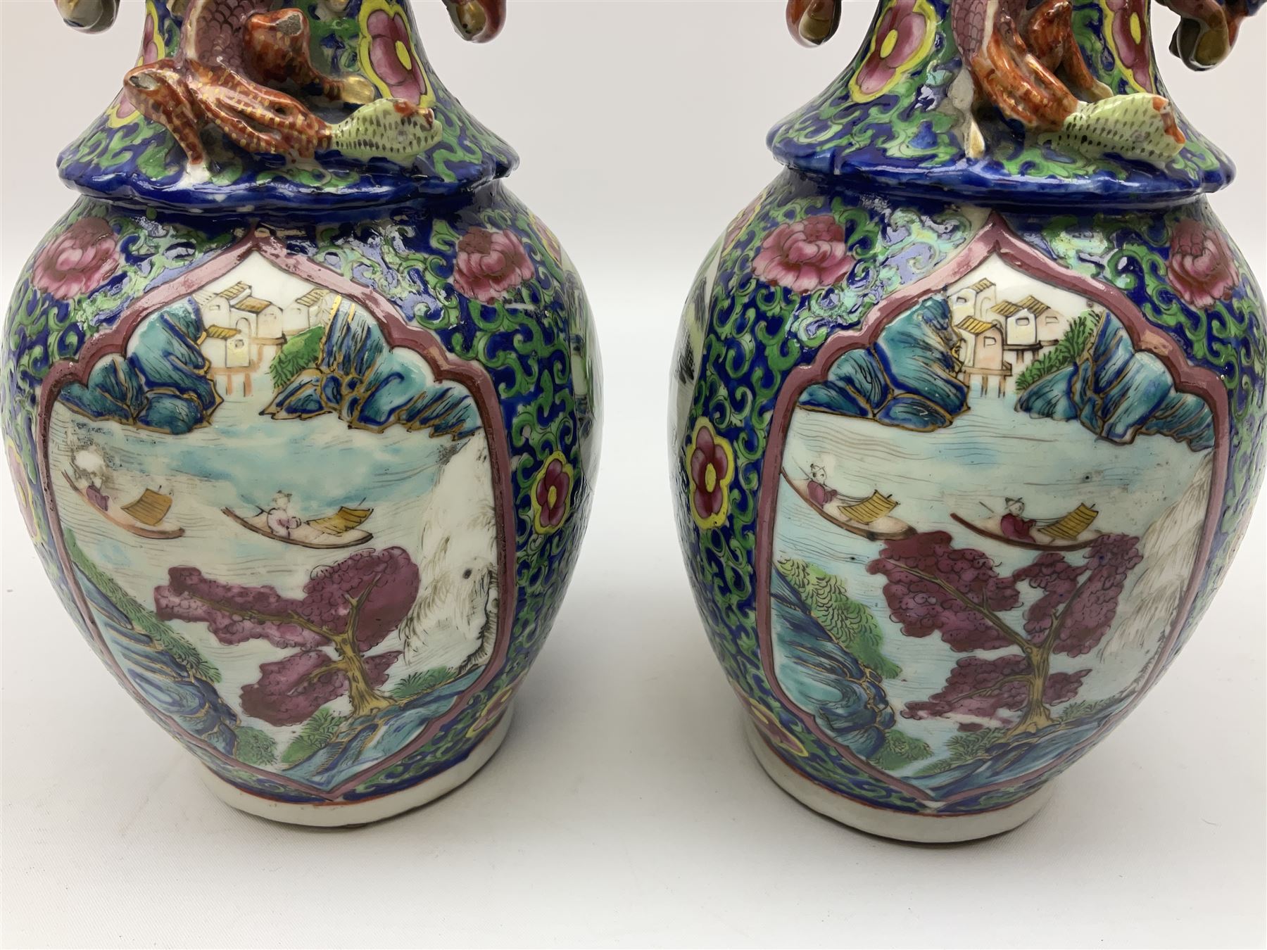 Pair of 19th century clobbered Chinese Export vases - Image 3 of 8