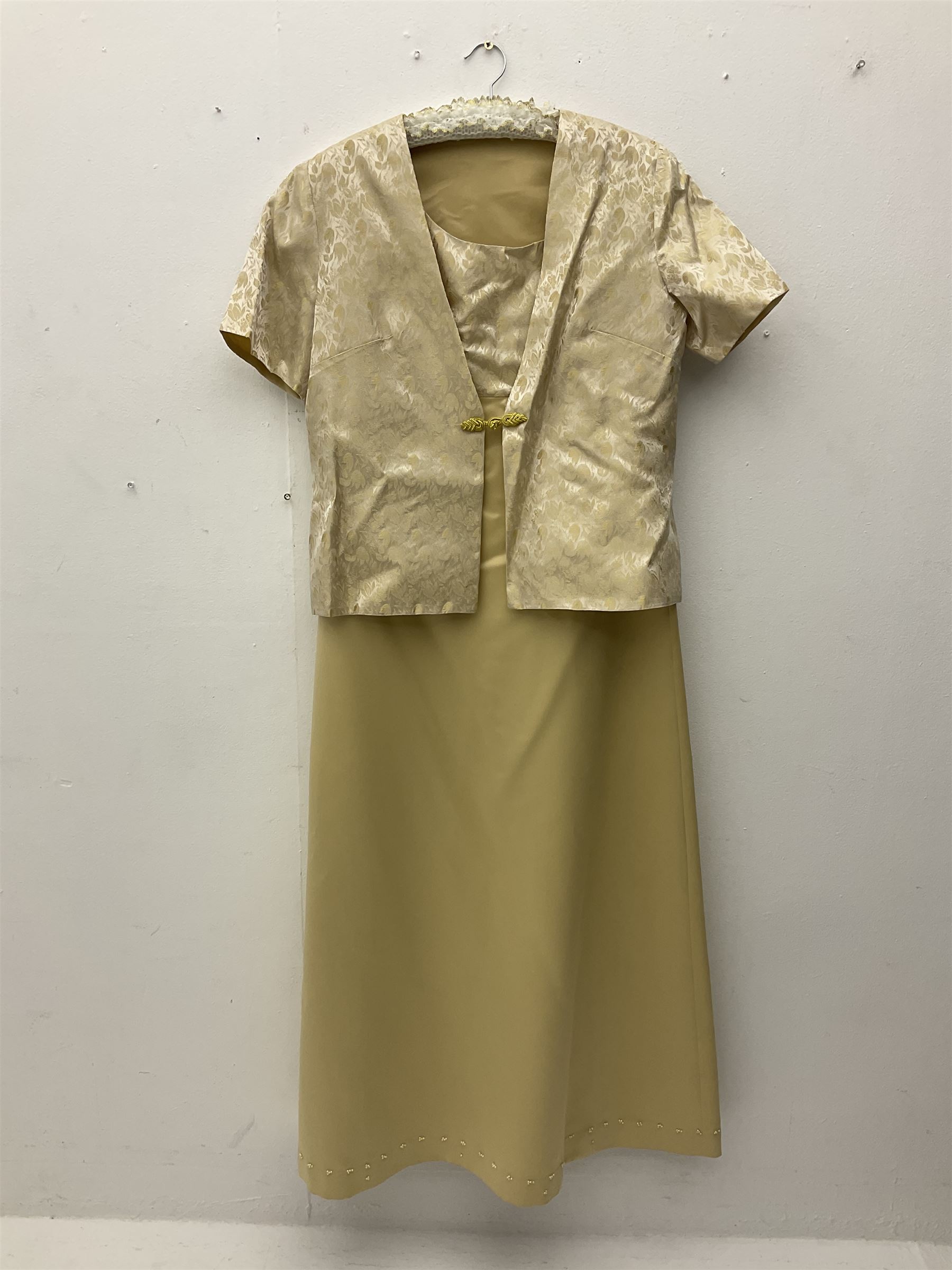 Vintage ladies two piece silk dress and short sleeve jacket with gilt foliate detail together with g - Image 5 of 12