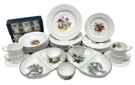 Royal Worcester Evesham pattern tea and dinner wares