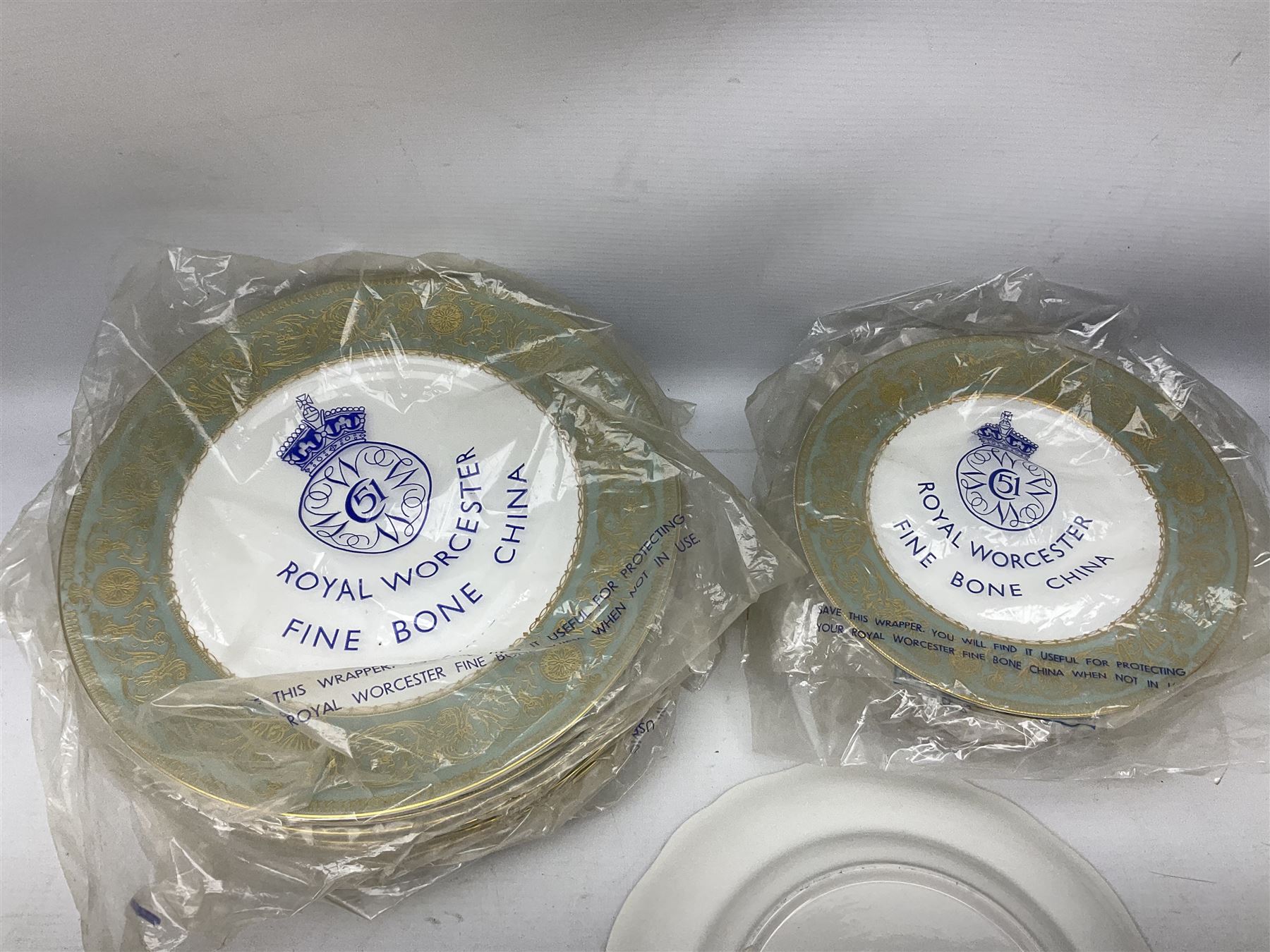 Royal Worcester Balmoral pattern side plates and dinner plates - Image 15 of 18