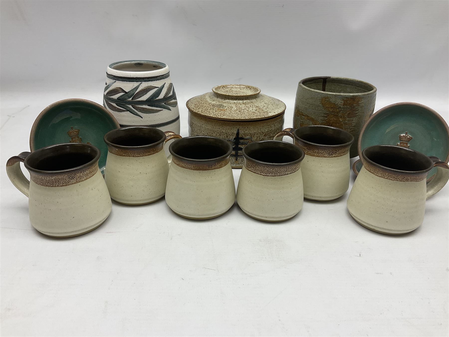 Collection of studio pottery - Image 6 of 17