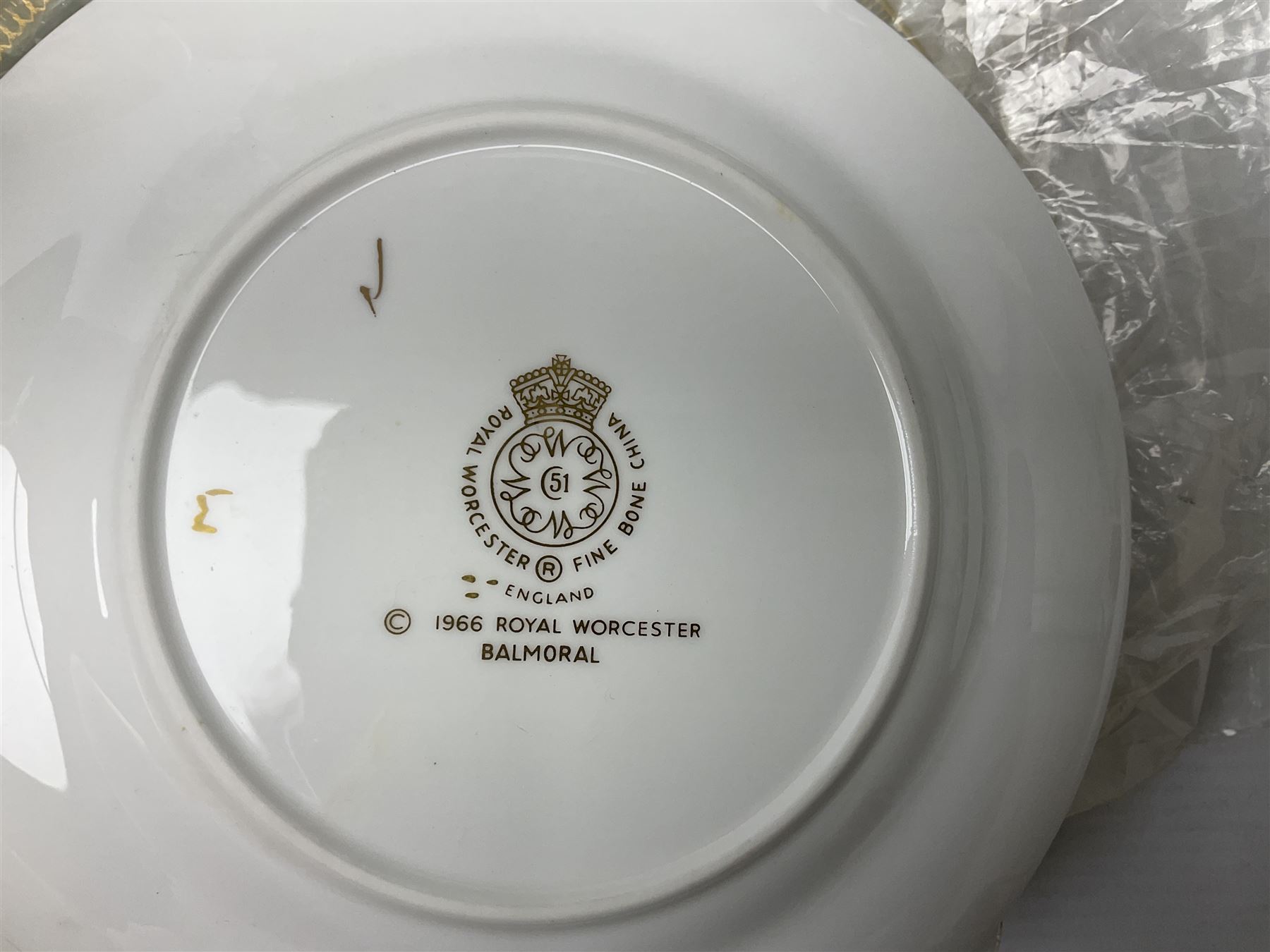 Royal Worcester Balmoral pattern side plates and dinner plates - Image 3 of 18