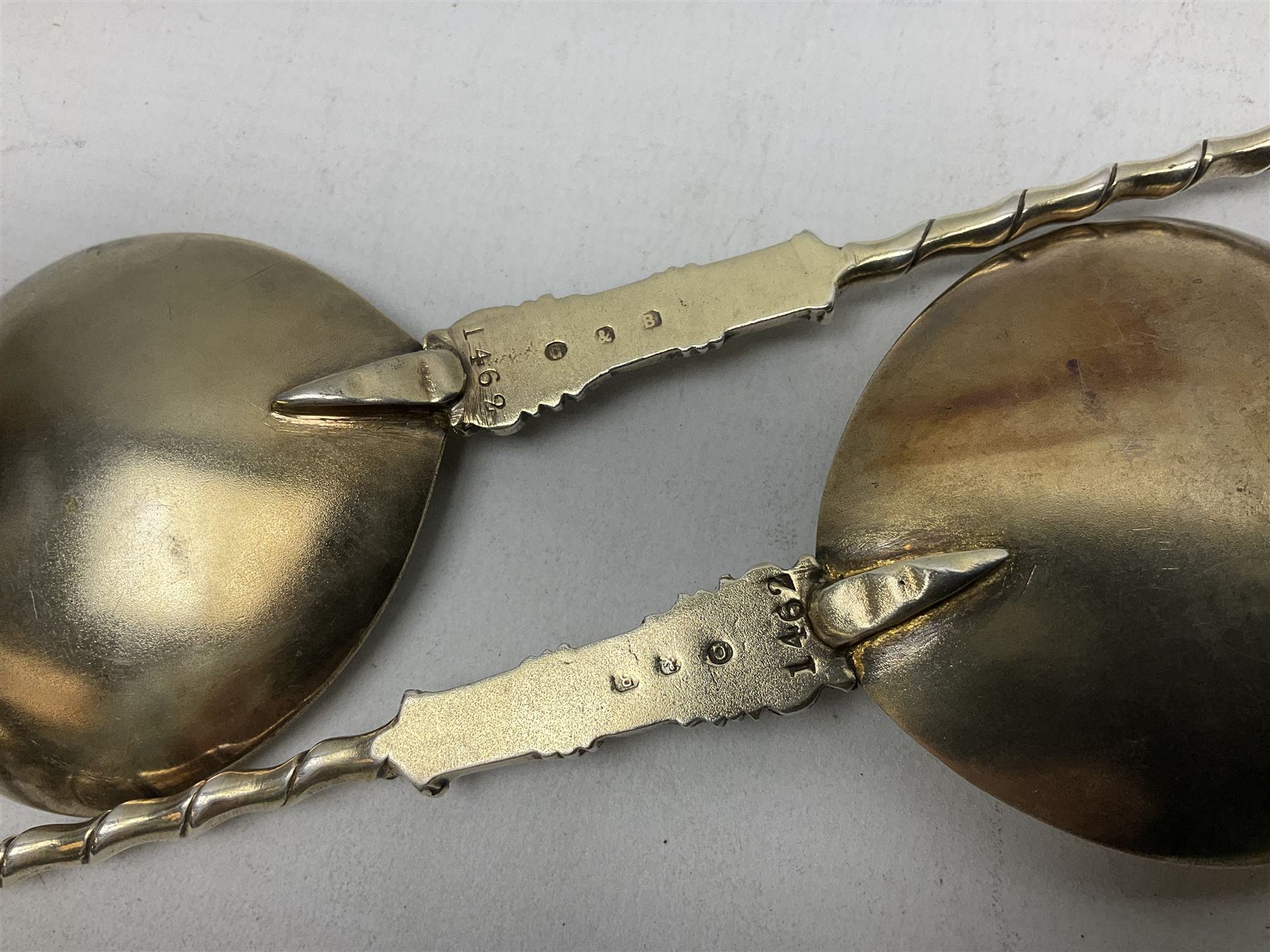 Silver spoon with elongated stem and engraved detail - Image 4 of 5