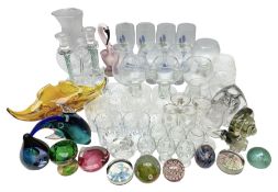 Quantity of glassware to include Mats Jonasson colour wolf paperweight