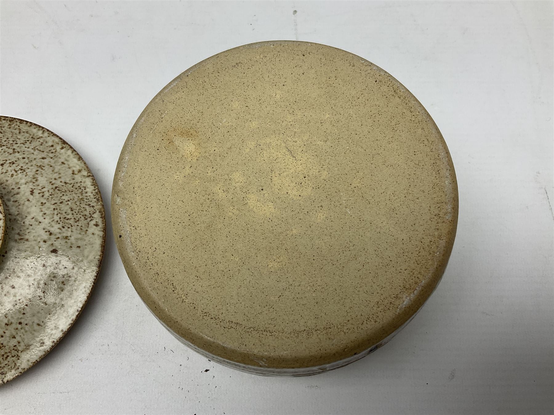 Collection of studio pottery - Image 17 of 17