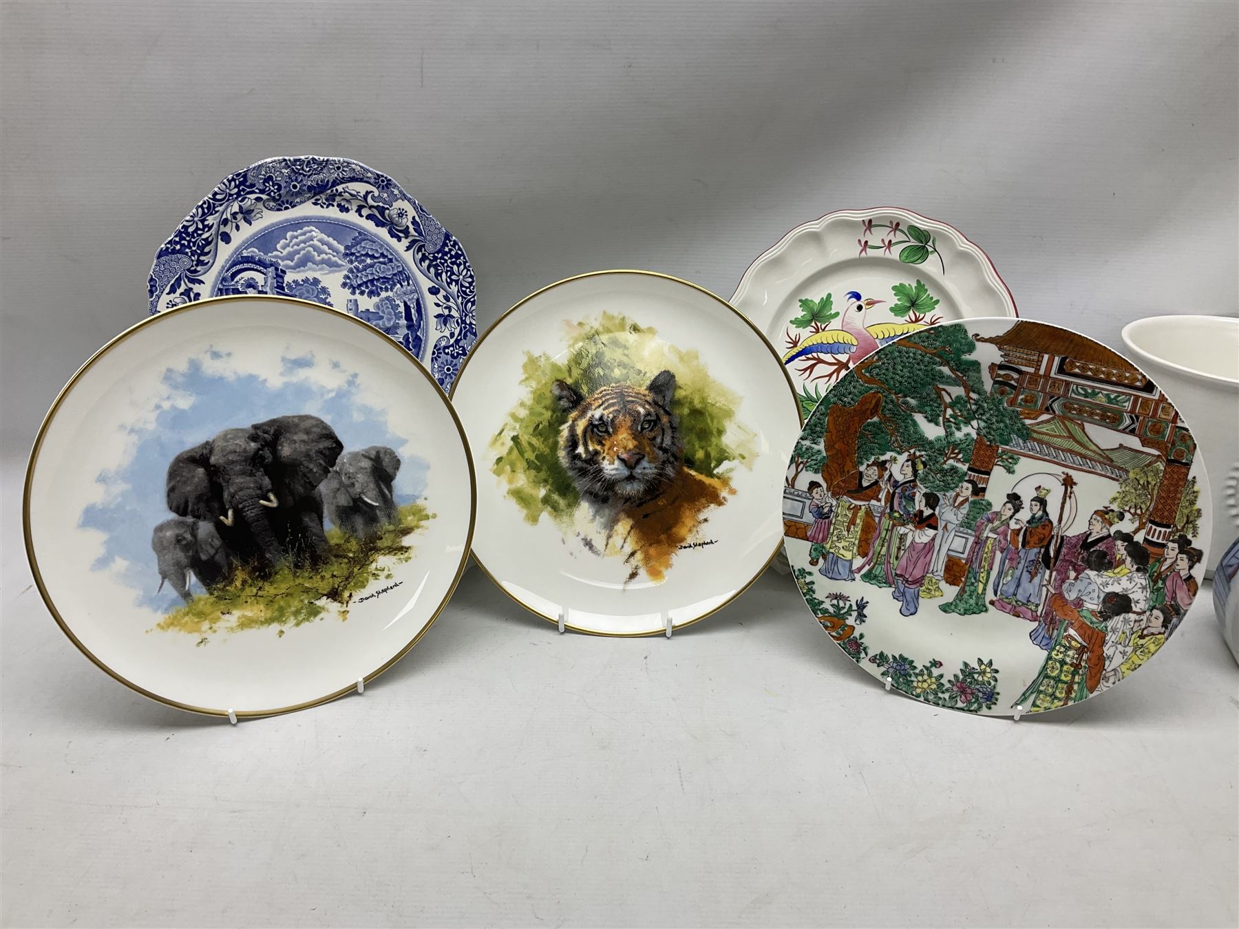 Royal Worcester Balmoral pattern side plates and dinner plates - Image 8 of 18