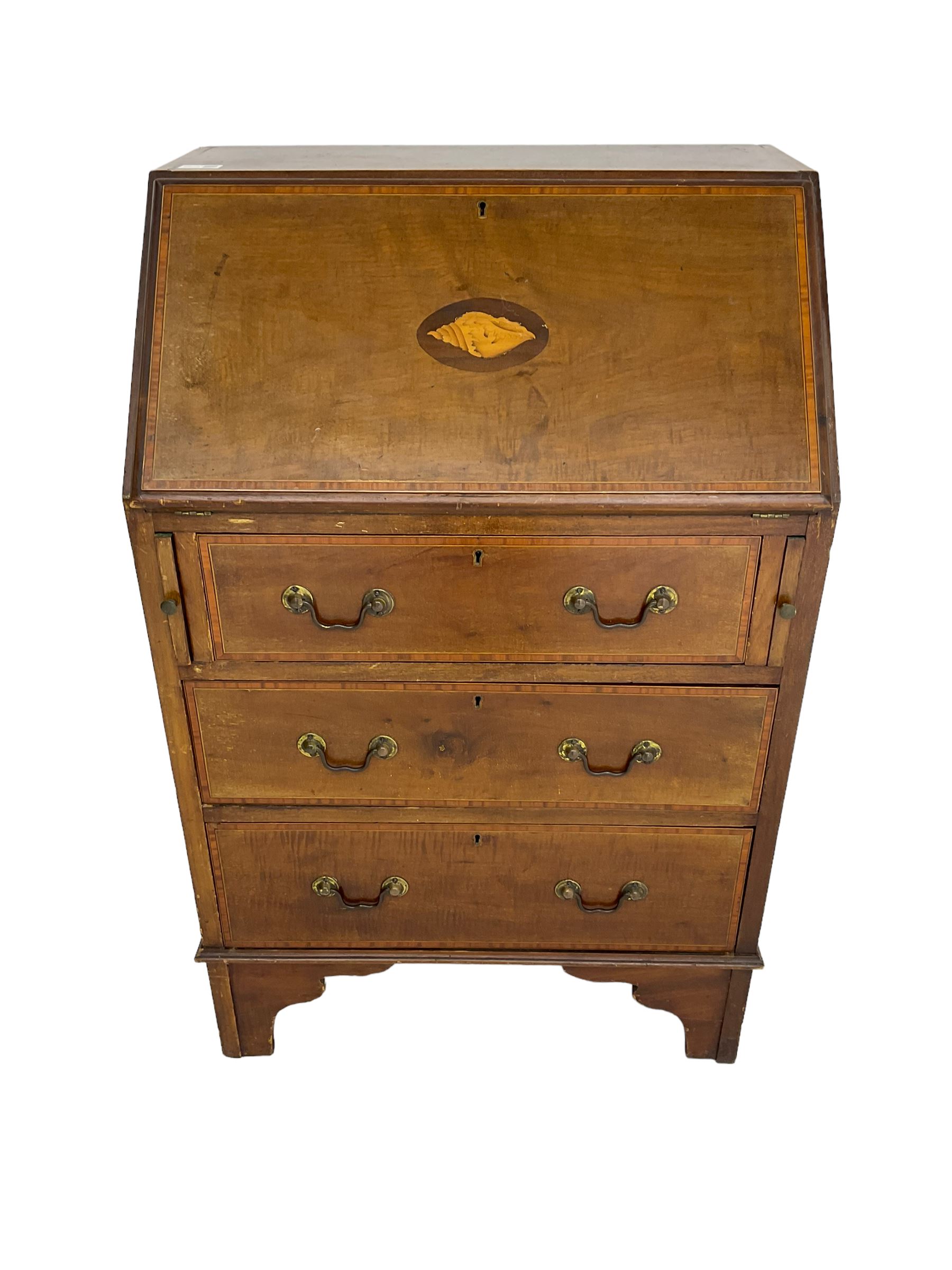 Edwardian mahogany bureau fitted with three drawers (61cm x 40cm x 97cm)