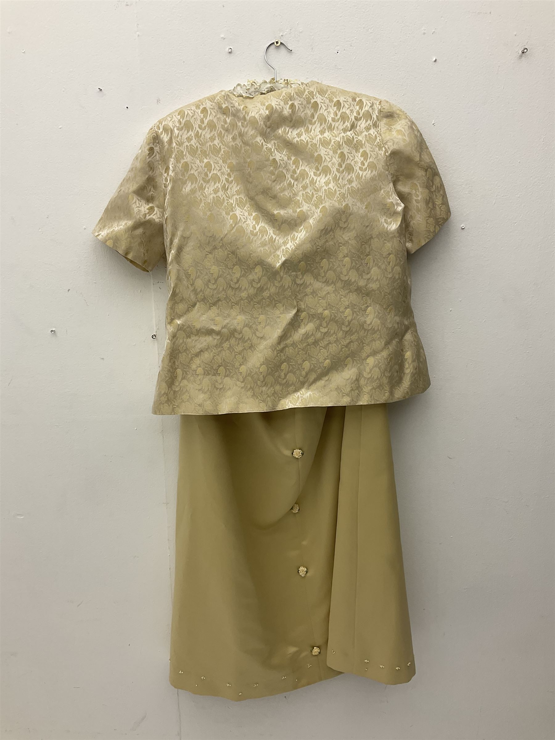 Vintage ladies two piece silk dress and short sleeve jacket with gilt foliate detail together with g - Image 2 of 12