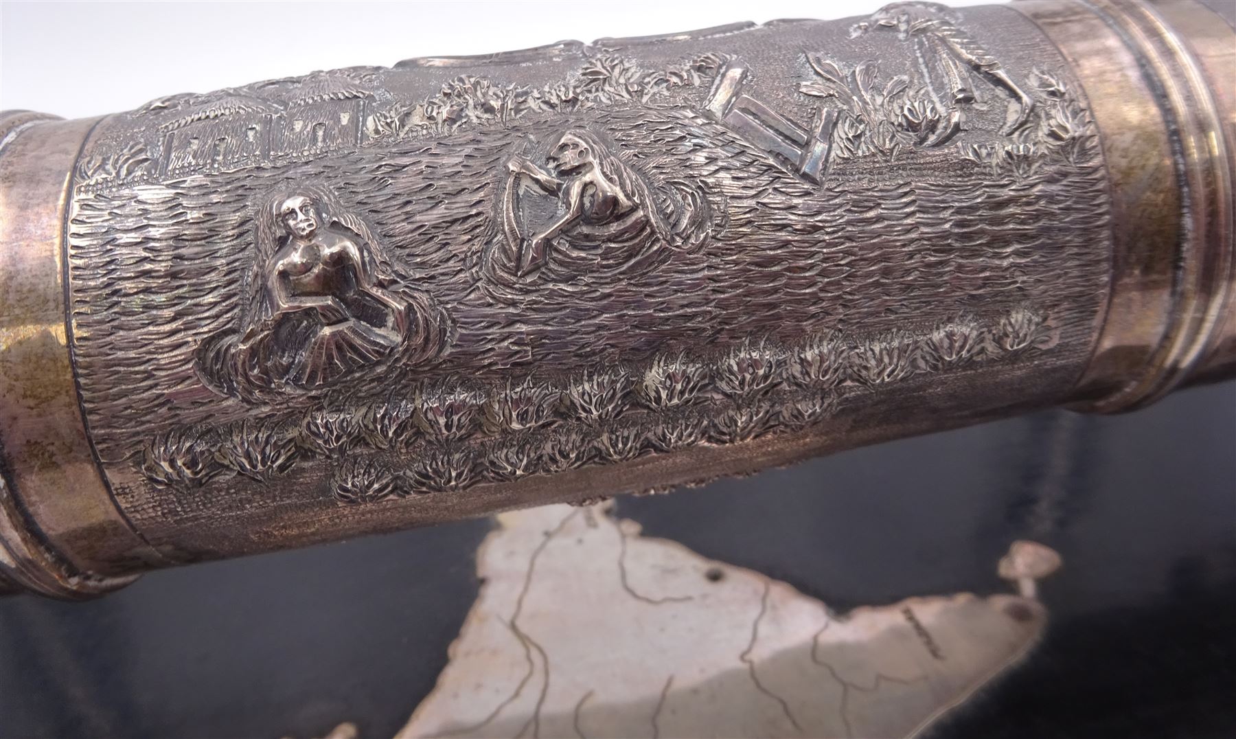 Late 19th/early 20th century Indian silver scroll holder - Image 3 of 3