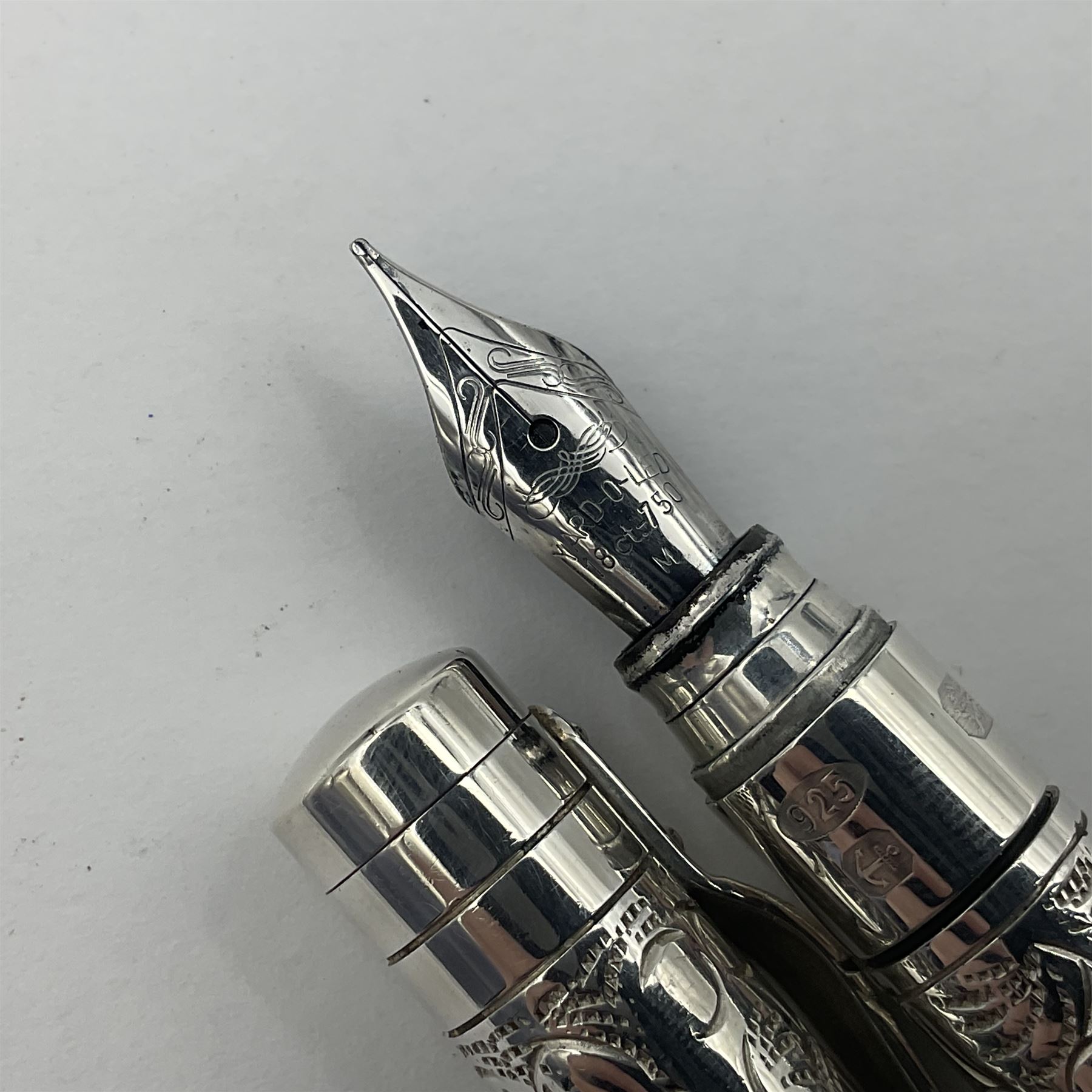 Silver Yard-o-Led Viceroy fountain pen - Image 2 of 13