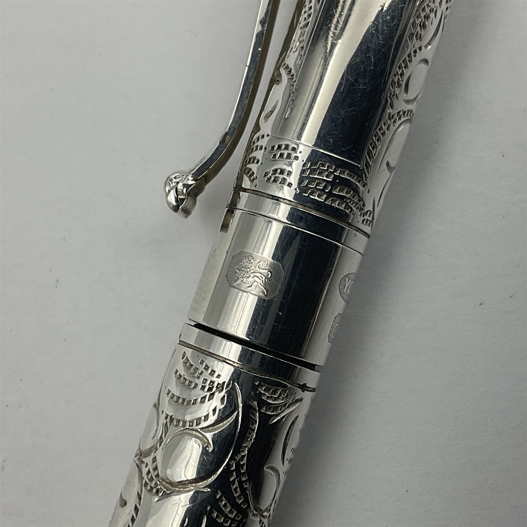 Silver Yard-o-Led Viceroy fountain pen - Image 5 of 13