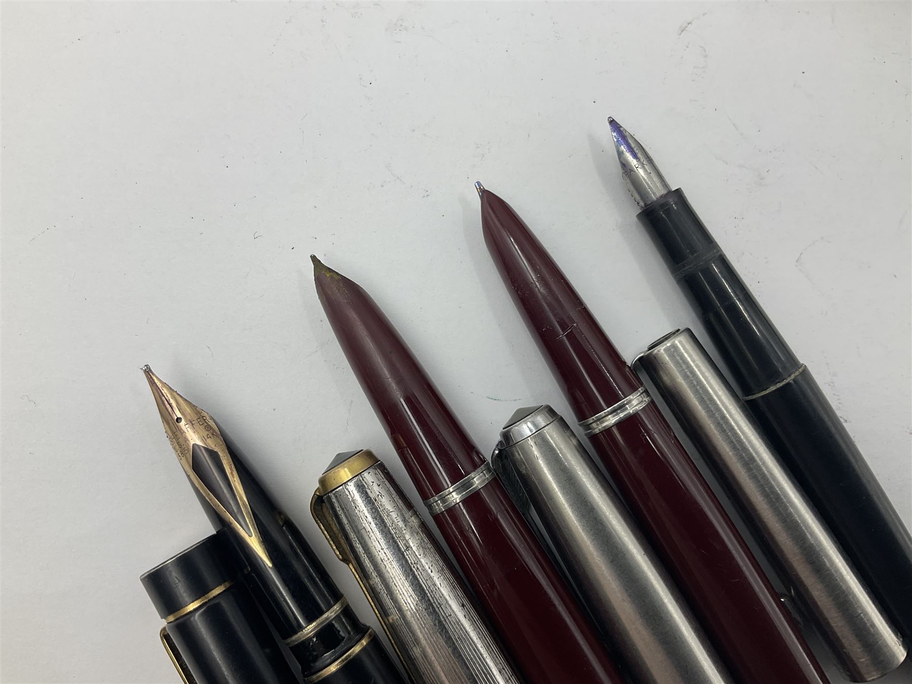 Group of pens - Image 5 of 12