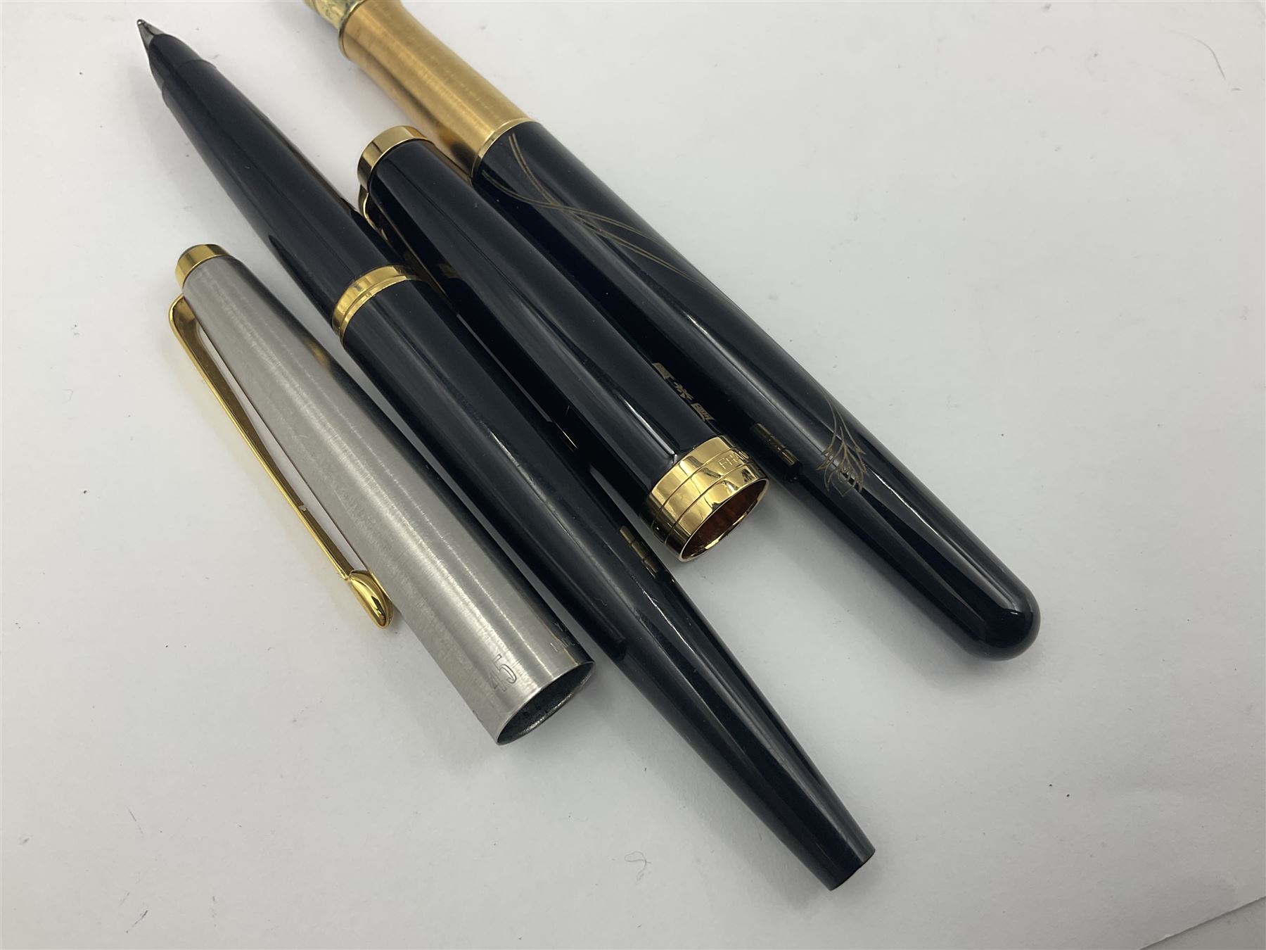 Group of Parker fountain and ballpoint pens - Image 12 of 14