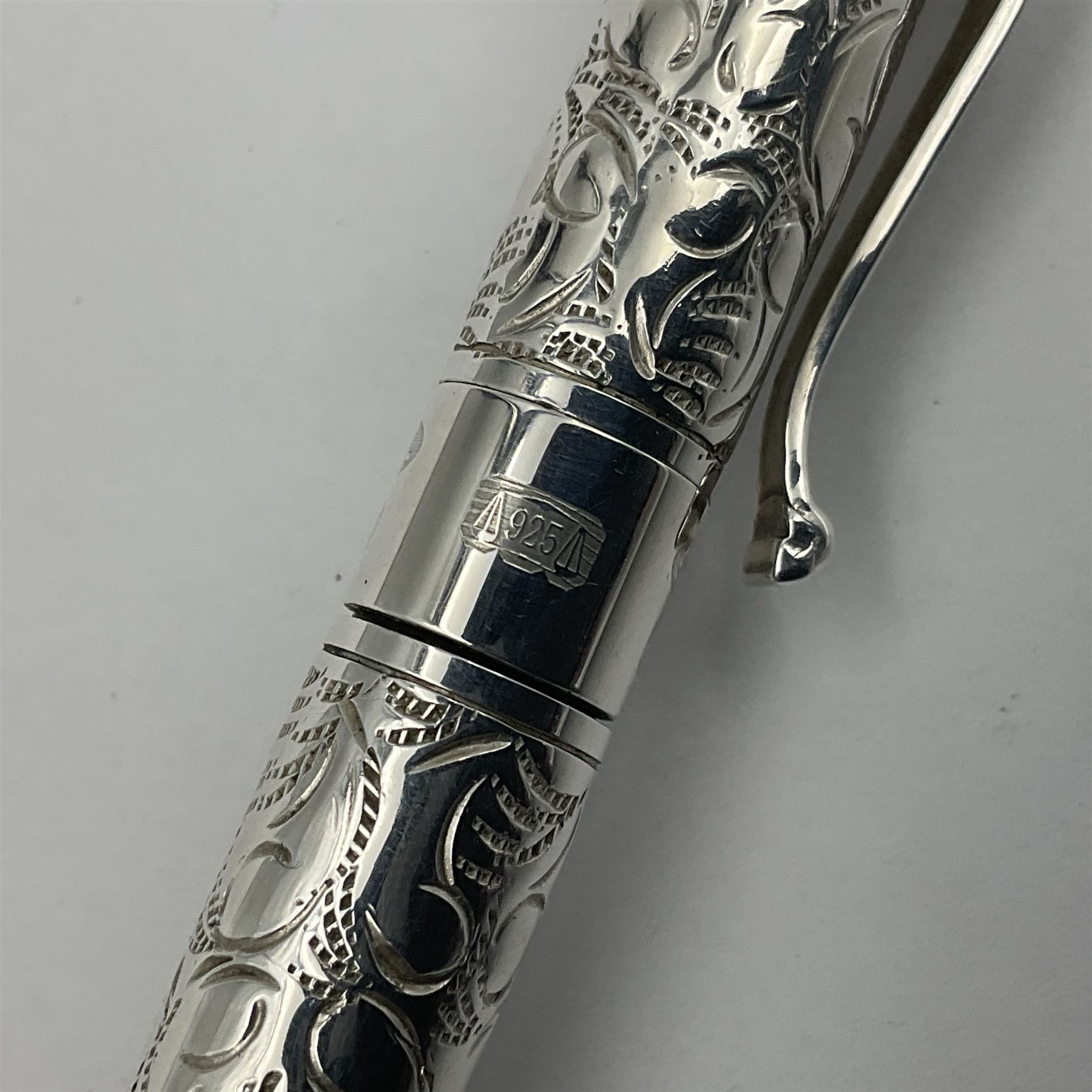 Silver Yard-o-Led Viceroy fountain pen - Image 7 of 13