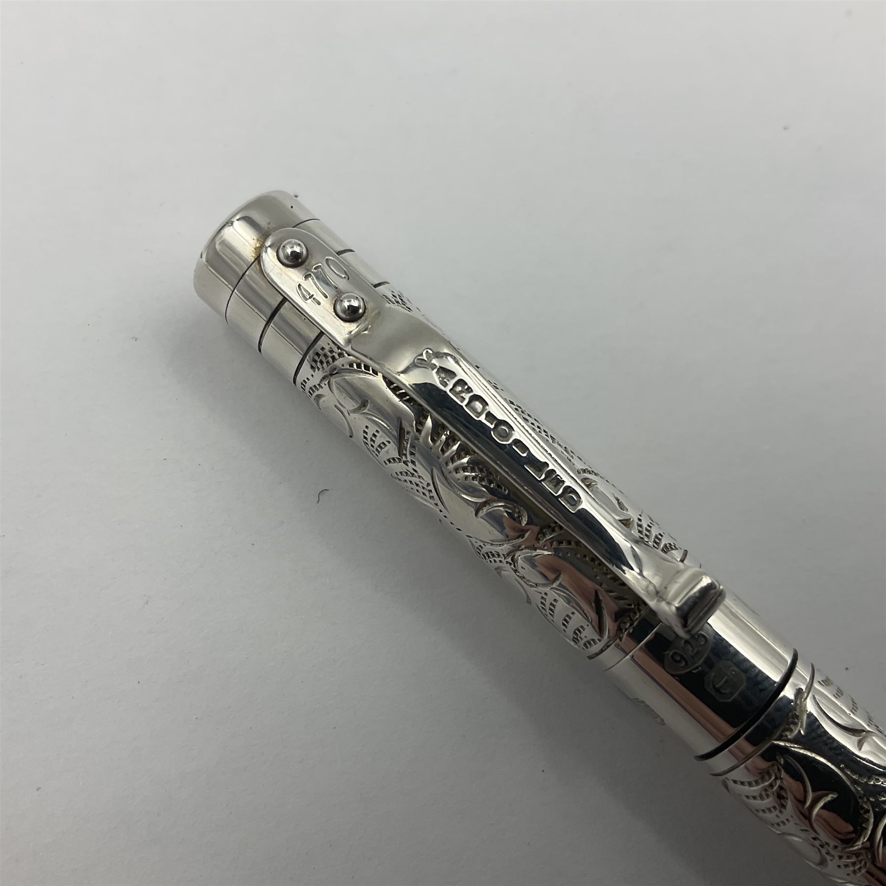 Silver Yard-o-Led Viceroy fountain pen - Image 4 of 13