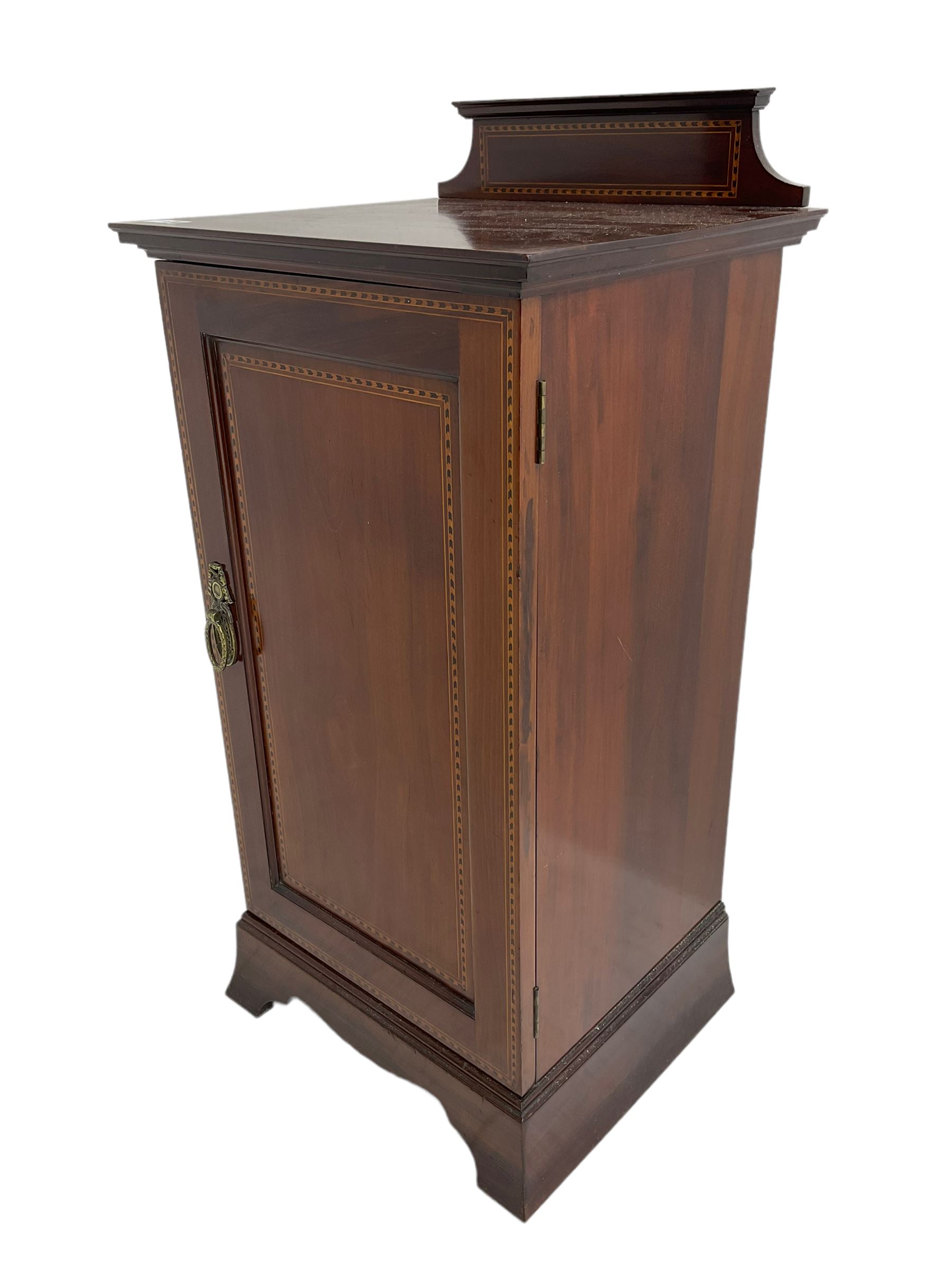 Edwardian inlaid mahogany bedside cabinet - Image 3 of 7