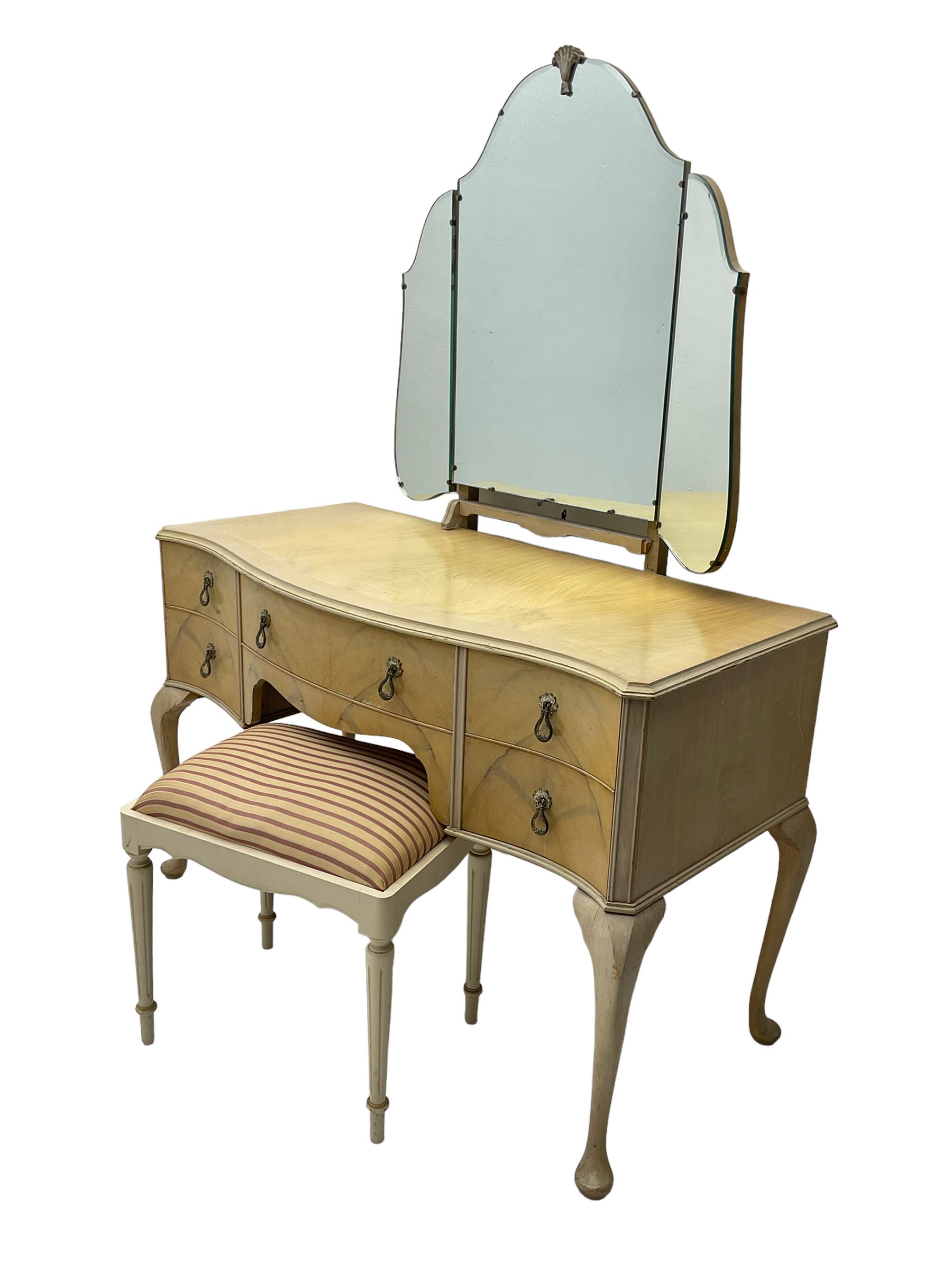 F Wrighton & Sons Ltd - French style painted serpentine dressing table - Image 11 of 11