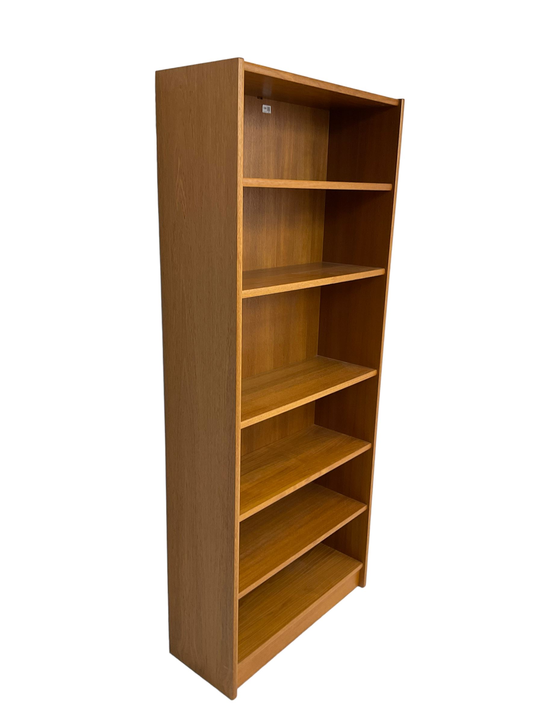 Open bookcase fitted with five shelves - Image 4 of 6