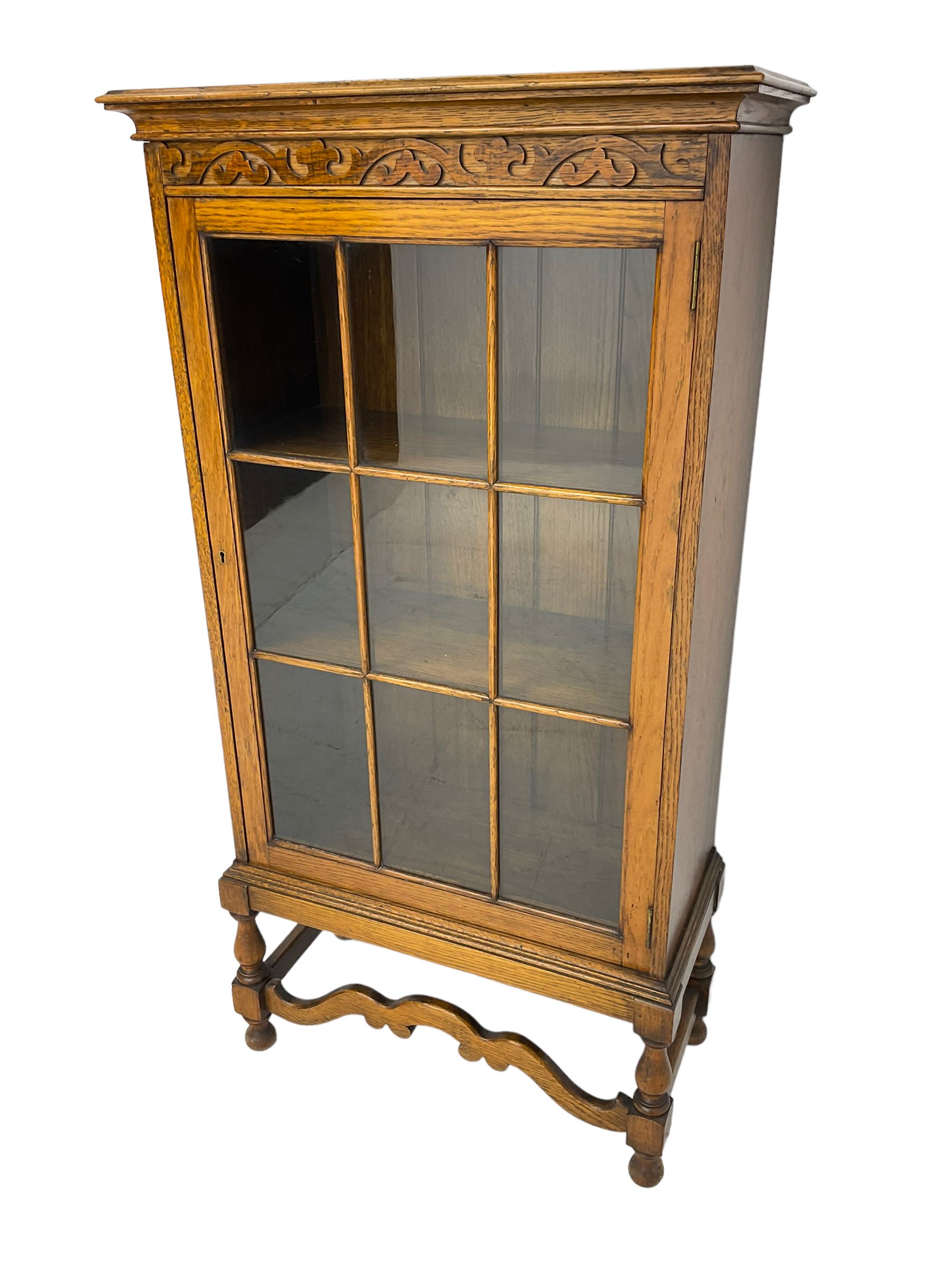 Early 20th century oak bookcase display cabinet - Image 6 of 6