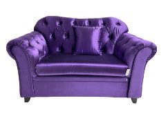 Chesterfield shaped snuggler sofa