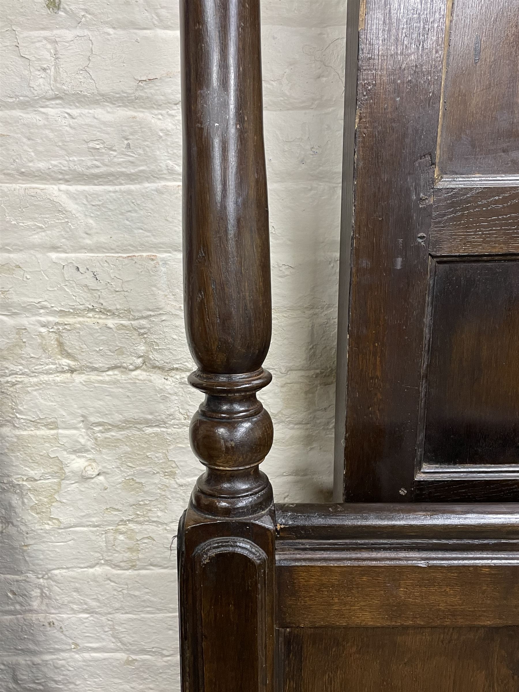 17th century style oak 4' four poster bed - Image 4 of 14