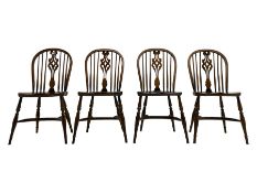 Set four oak Windsor chairs