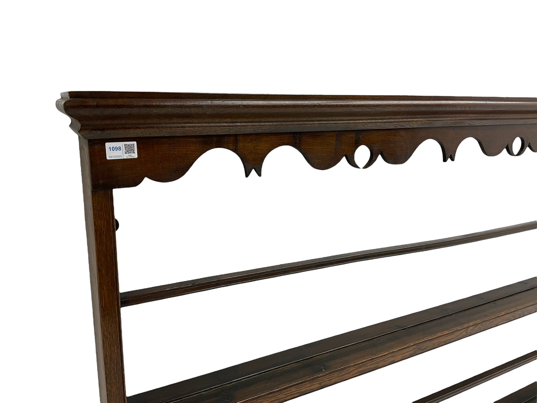 20th century oak wall hanging plate rack - Image 3 of 3