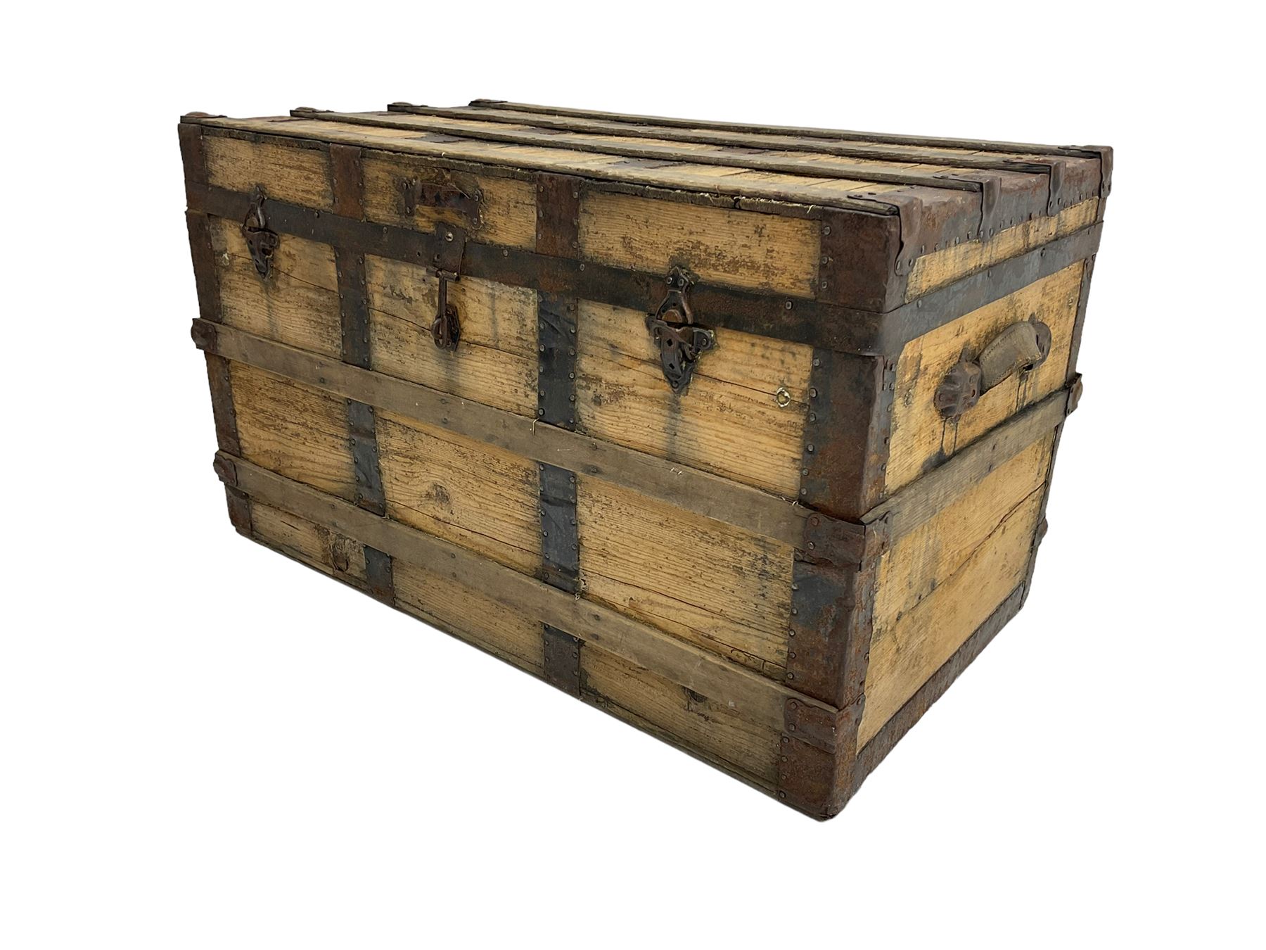 Early 20th century wooden and metal bound trunk - Image 6 of 7