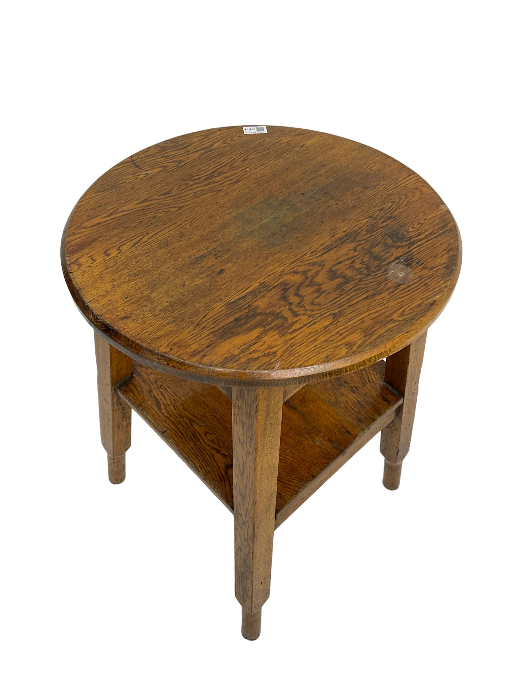 Early to mid-20th century oak tavern table - Image 2 of 4
