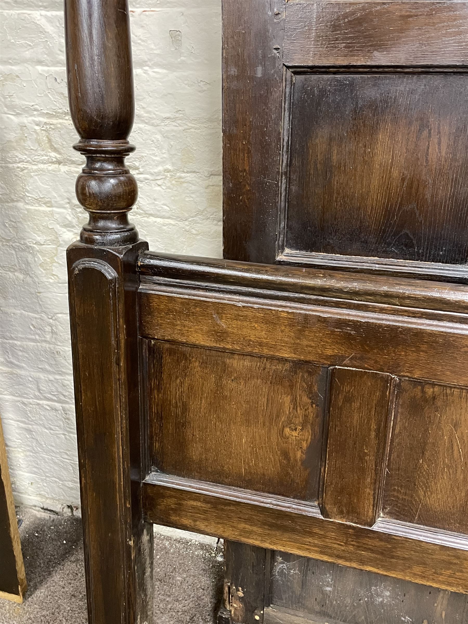 17th century style oak 4' four poster bed - Image 5 of 14