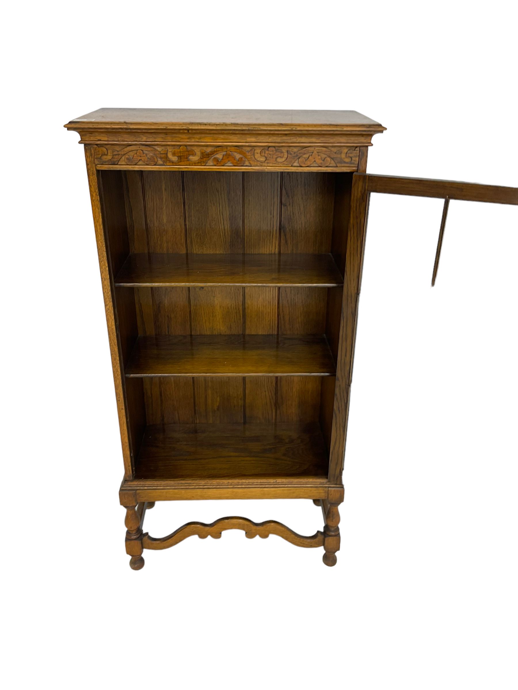 Early 20th century oak bookcase display cabinet - Image 5 of 6