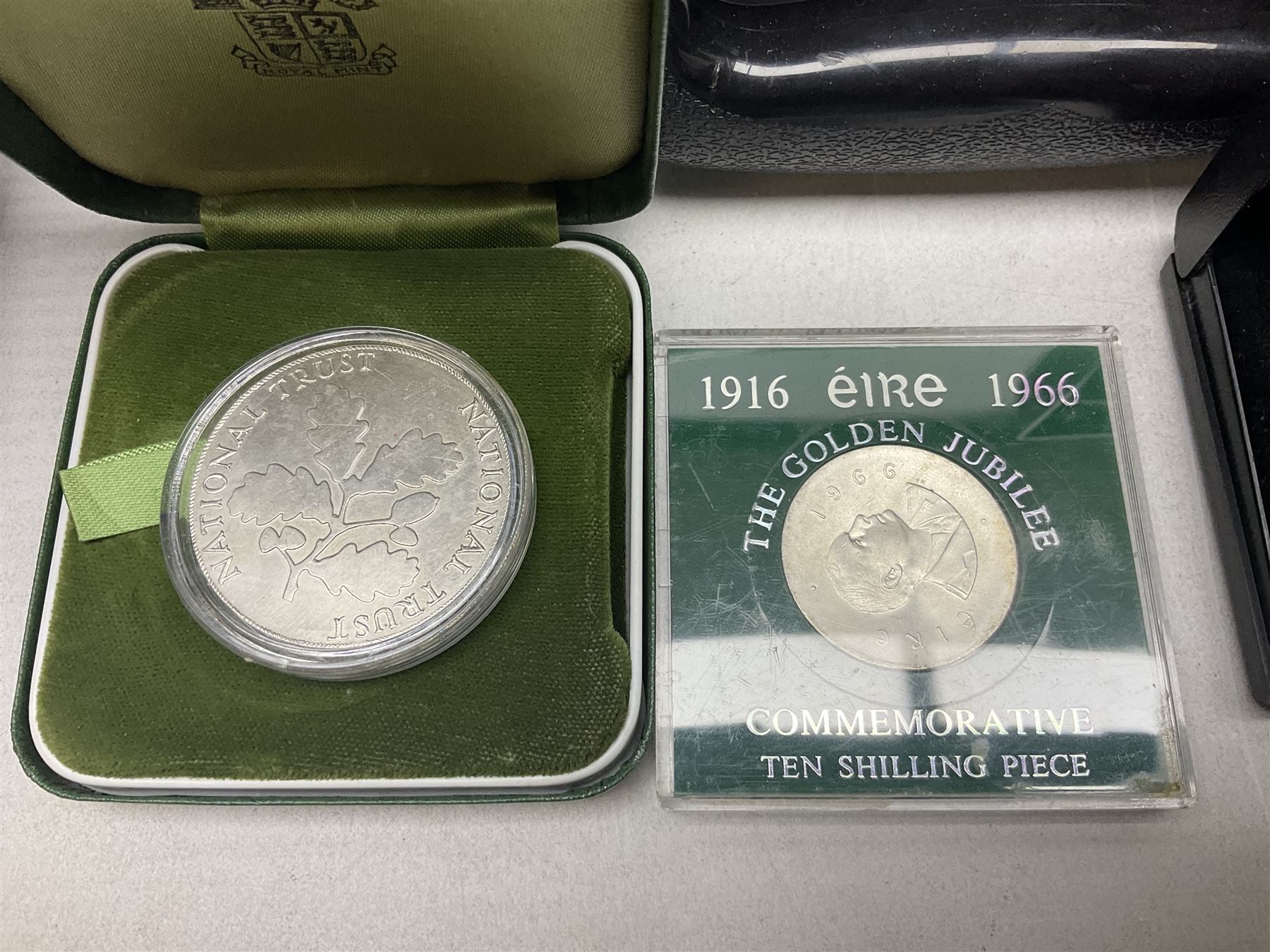 The Royal Mint United Kingdom 1977 silver proof two coin set - Image 2 of 10