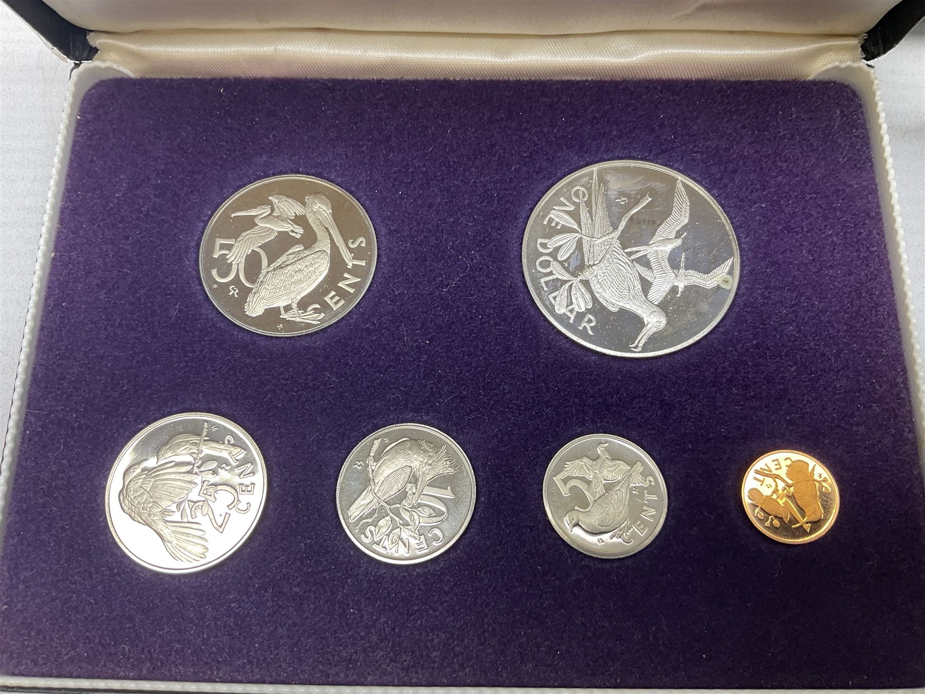 The Royal Mint United Kingdom 1977 silver proof two coin set - Image 6 of 10