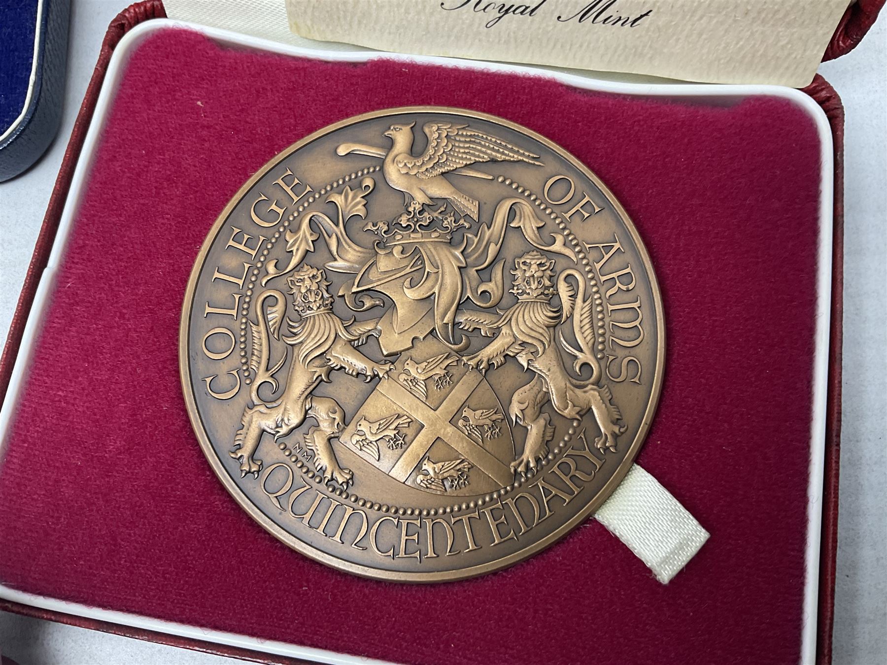 Commemorative coins and medallions - Image 11 of 11