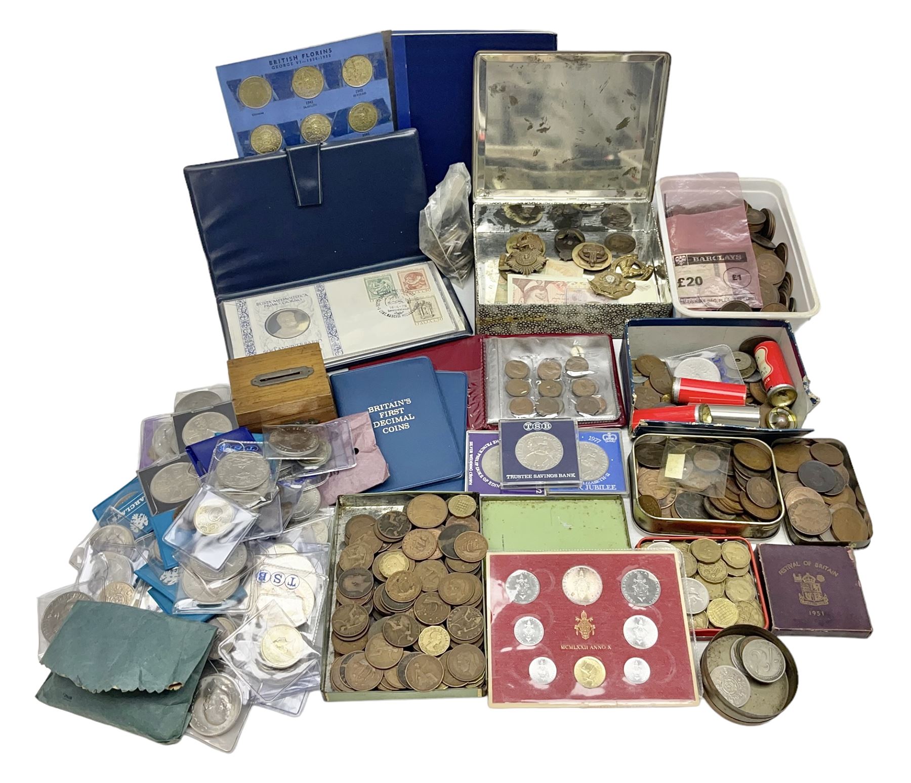 Coins including Great British commemorative crowns