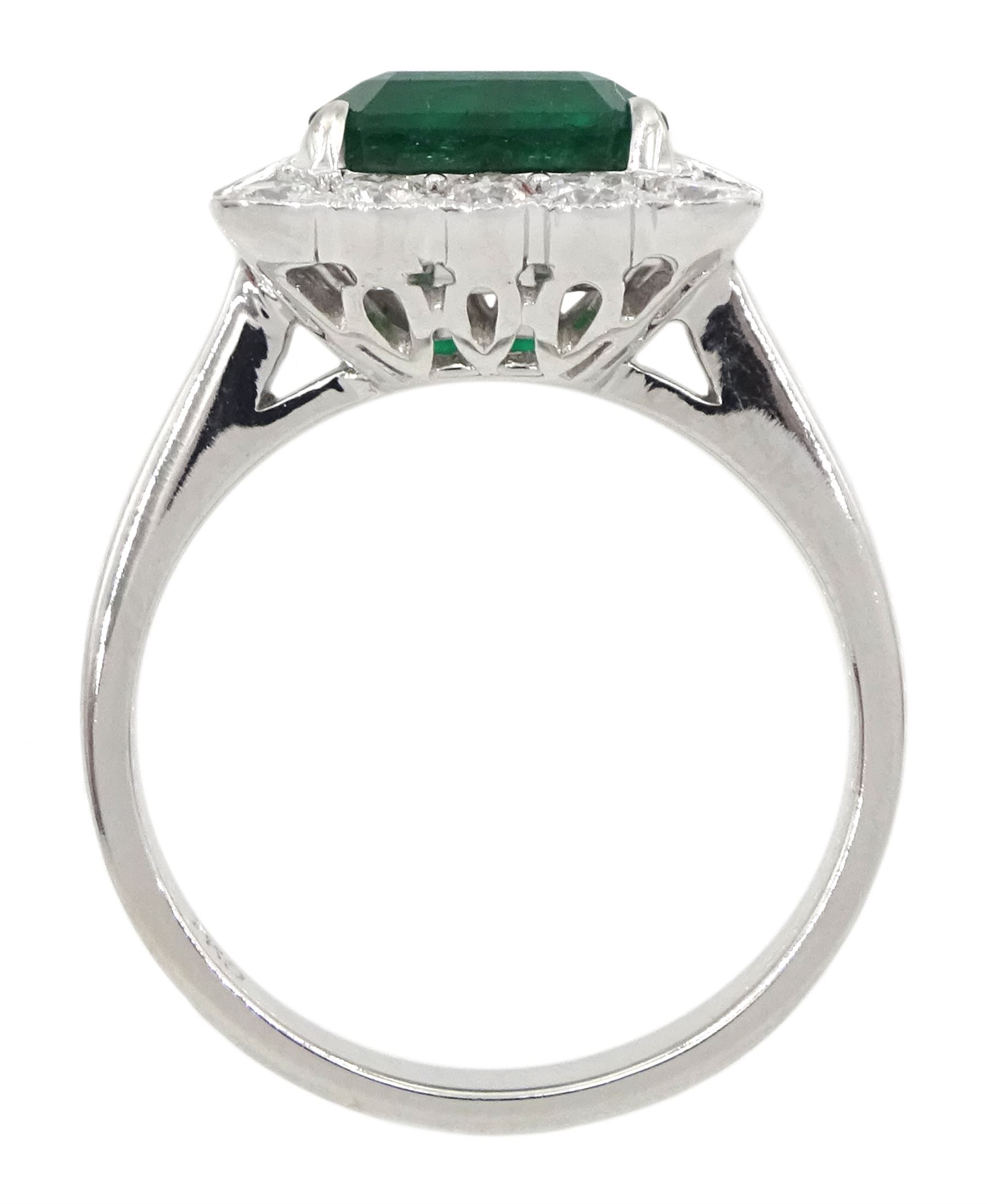 18ct white gold milgrain set emerald - Image 5 of 5