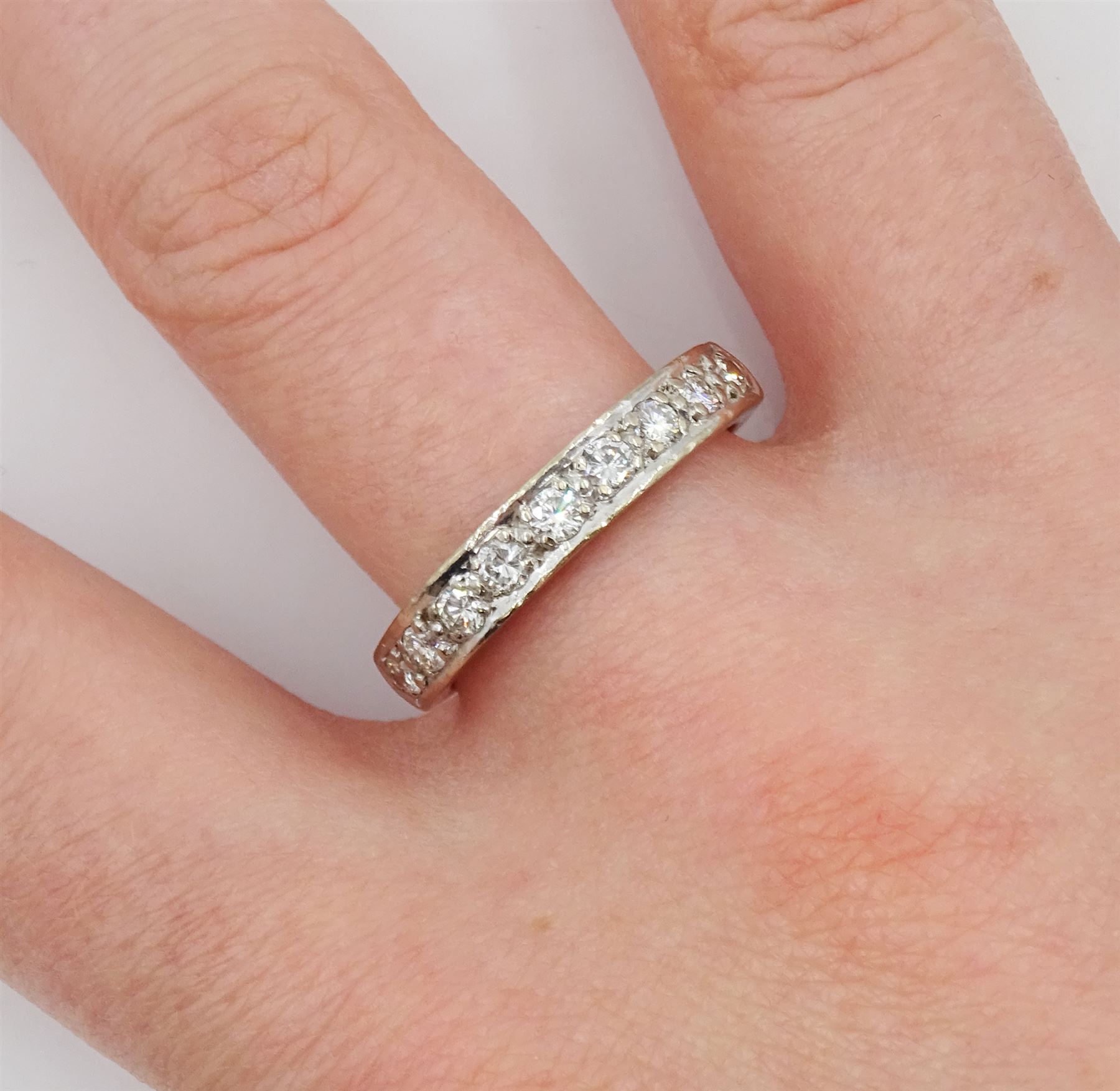 18ct white gold nine stone round brilliant cut diamond half eternity ring - Image 5 of 7
