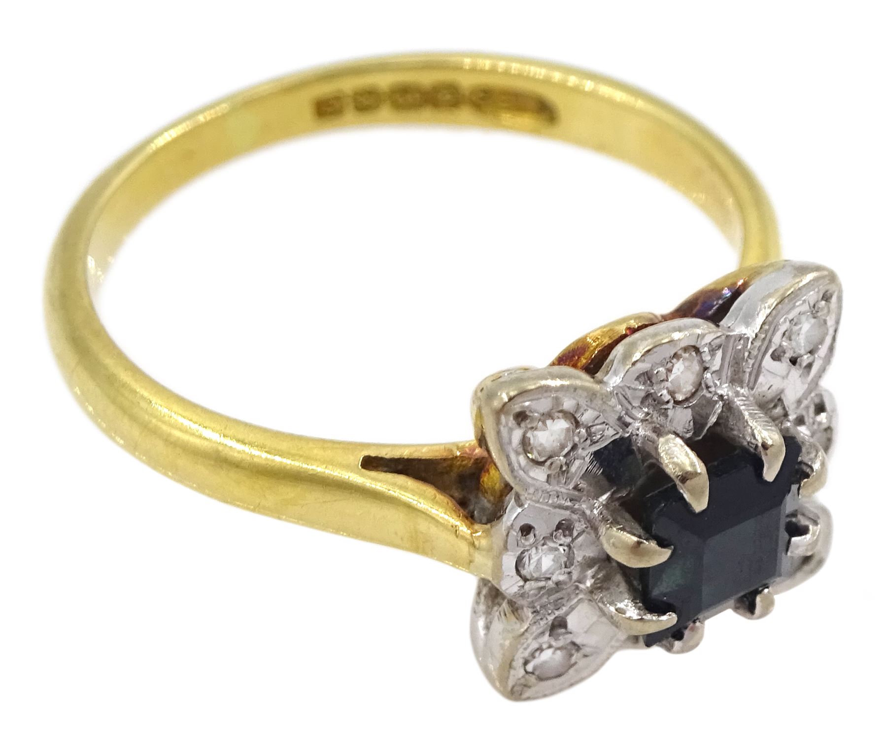 18ct gold princess cut sapphire and round brilliant cut diamond cluster ring - Image 3 of 4