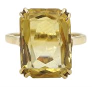 9ct gold single stone rectangular citrine ring