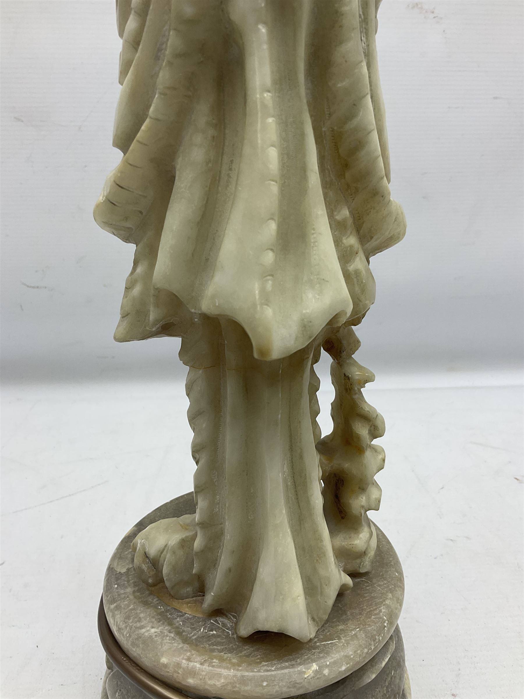 Carved soapstone lamp of Quan Yin on a lotus base - Bild 6 aus 15